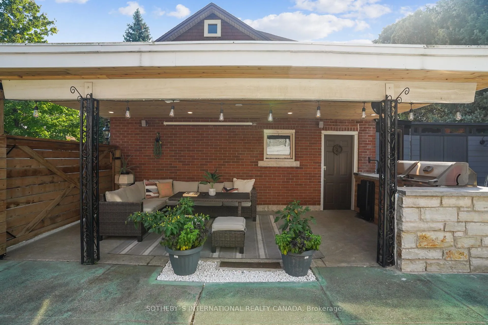 Photo 38 of 972 Montclair Avenue, Hamilton, Delta — HOMEH