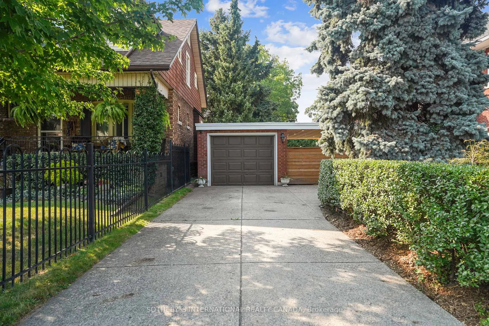 Photo 39 of 972 Montclair Avenue, Hamilton, Delta — HOMEH