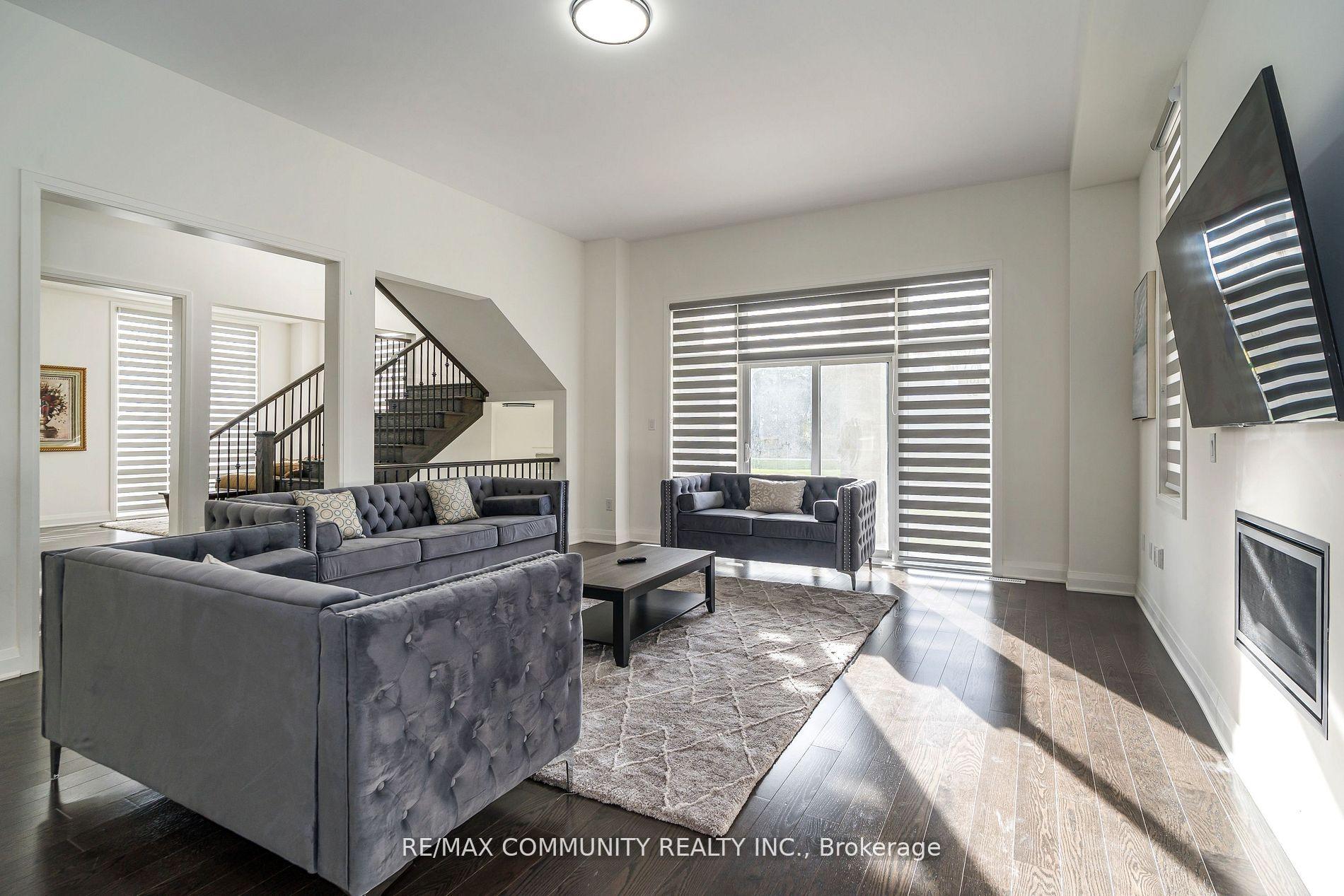Photo 11 of 2 Crows Nest Lane, Clarington, Bowmanville — HOMEH
