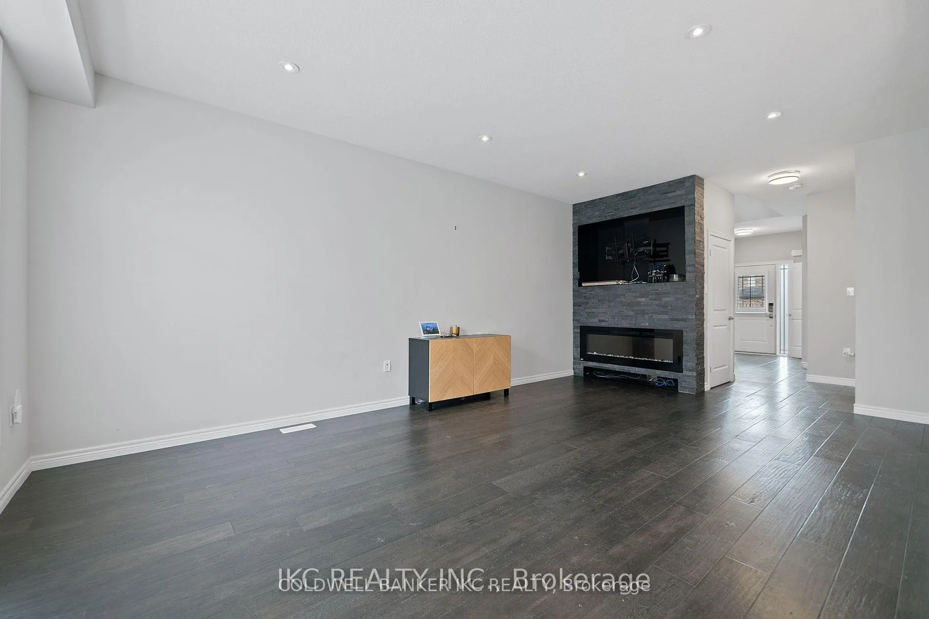 Photo 11 of 184 Pumpkin Pass, Hamilton, Binbrook — HOMEH