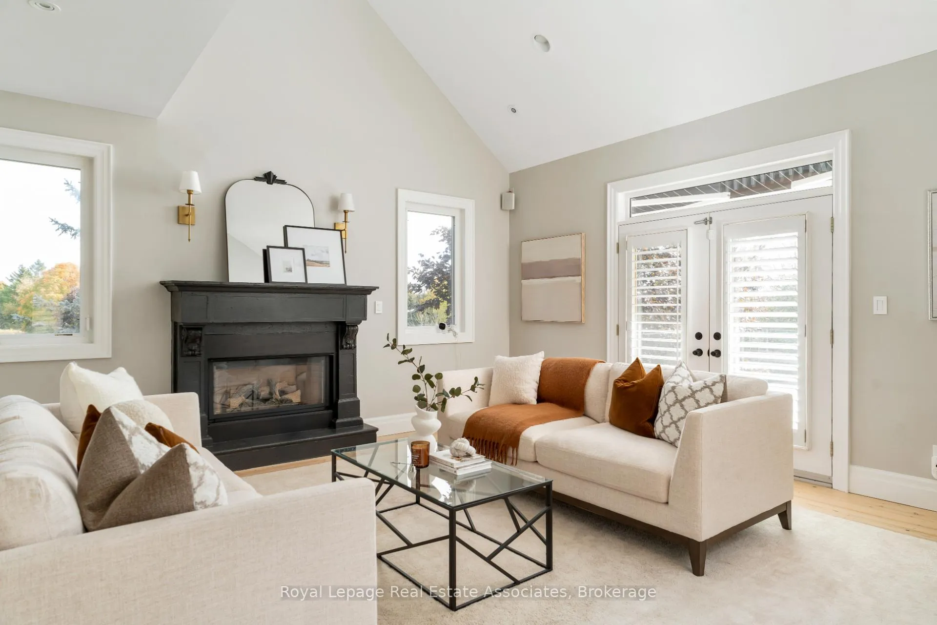 Photo 4 of 50 Lyonsview Lane, Caledon, Cheltenham — HOMEH