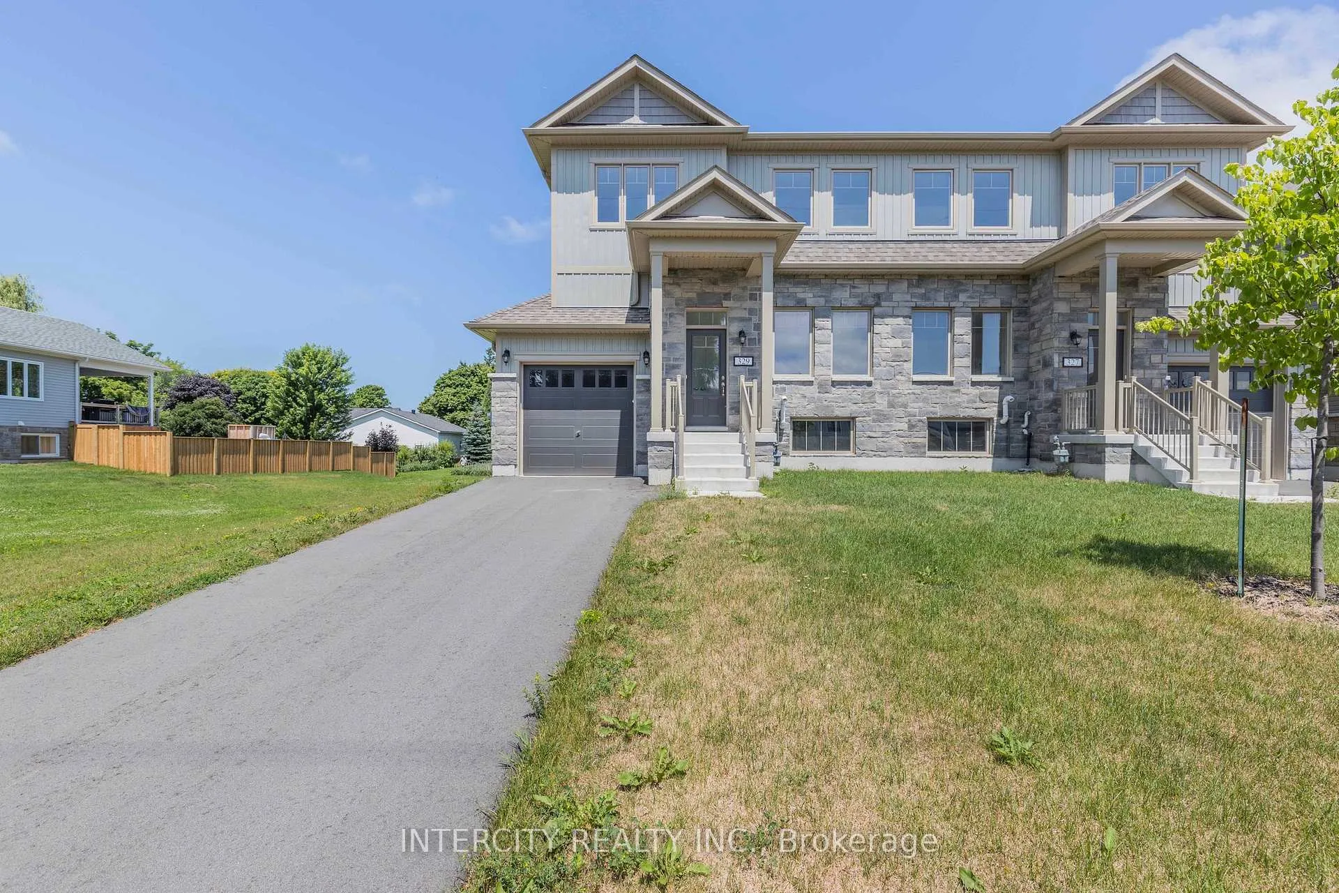 Photo 2 of 329 Quebec Street, Clearview, Stayner — HOMEH