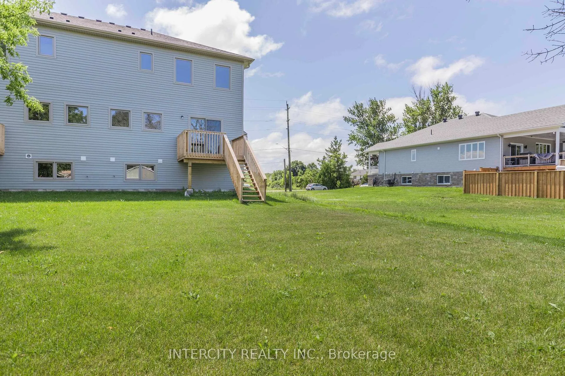Photo 37 of 329 Quebec Street, Clearview, Stayner — HOMEH