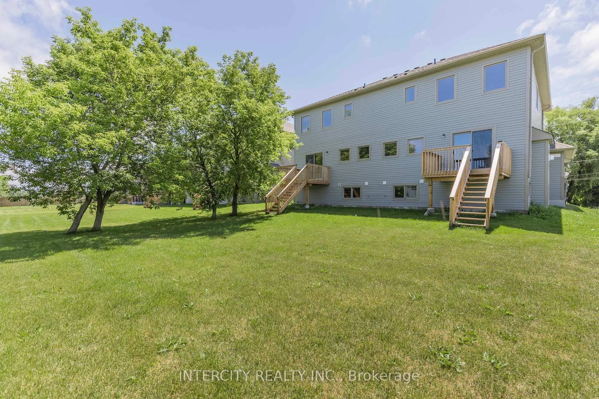 Photo 38 of 329 Quebec Street, Clearview, Stayner — HOMEH