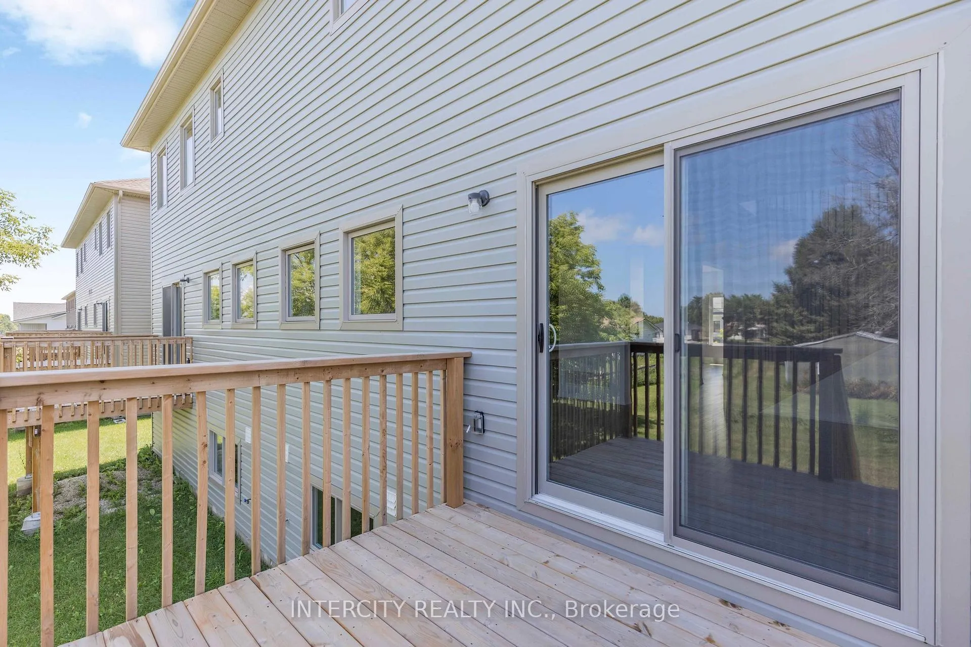 Photo 39 of 329 Quebec Street, Clearview, Stayner — HOMEH
