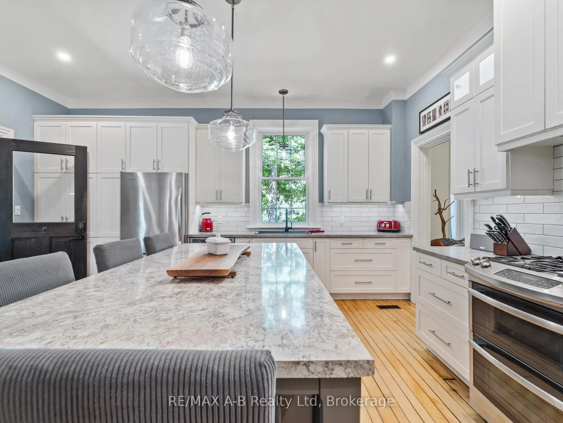 Photo 10 of 4734 32 Line, Perth South, Sebringville — HOMEH
