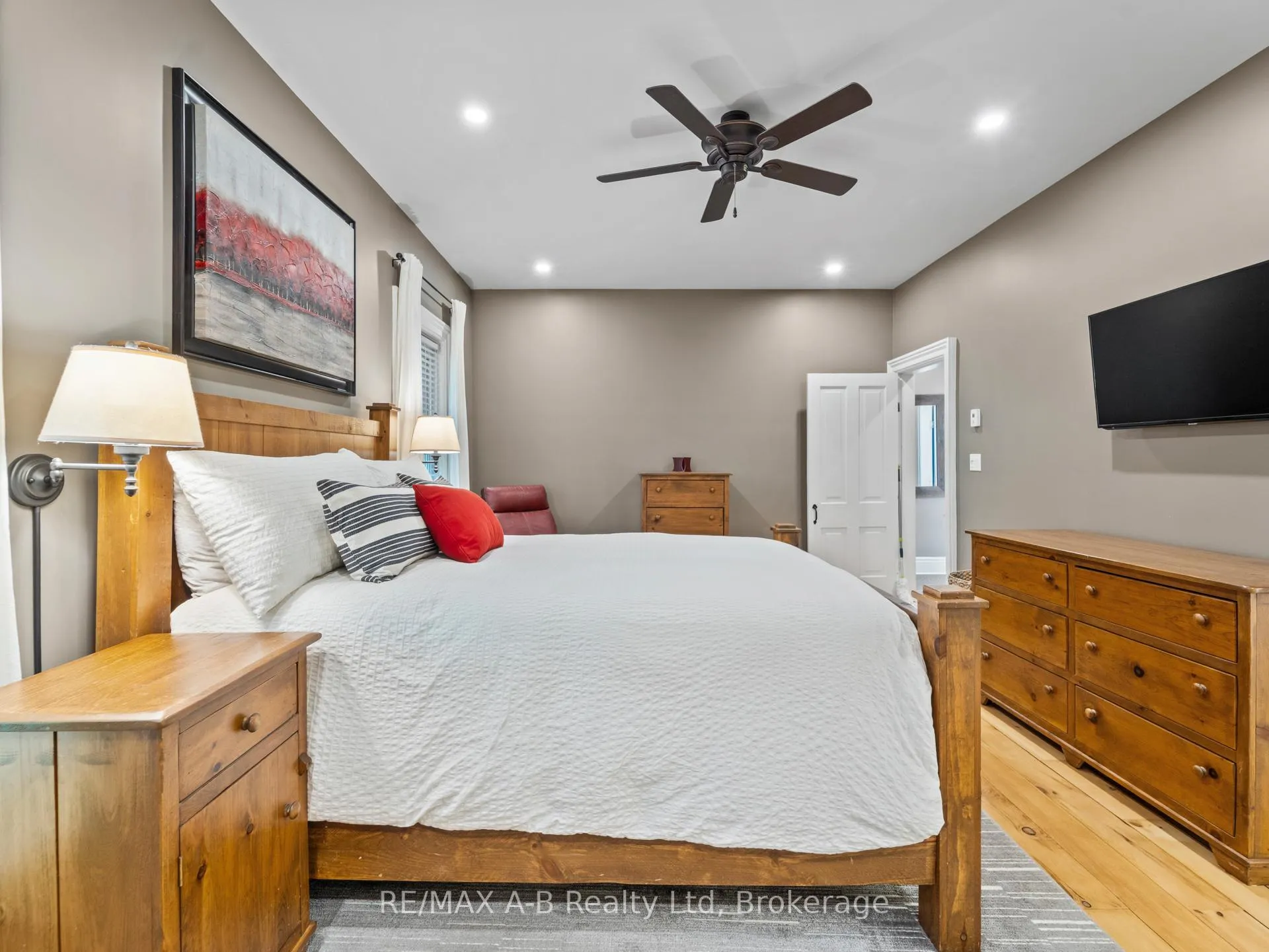 Photo 26 of 4734 32 Line, Perth South, Sebringville — HOMEH