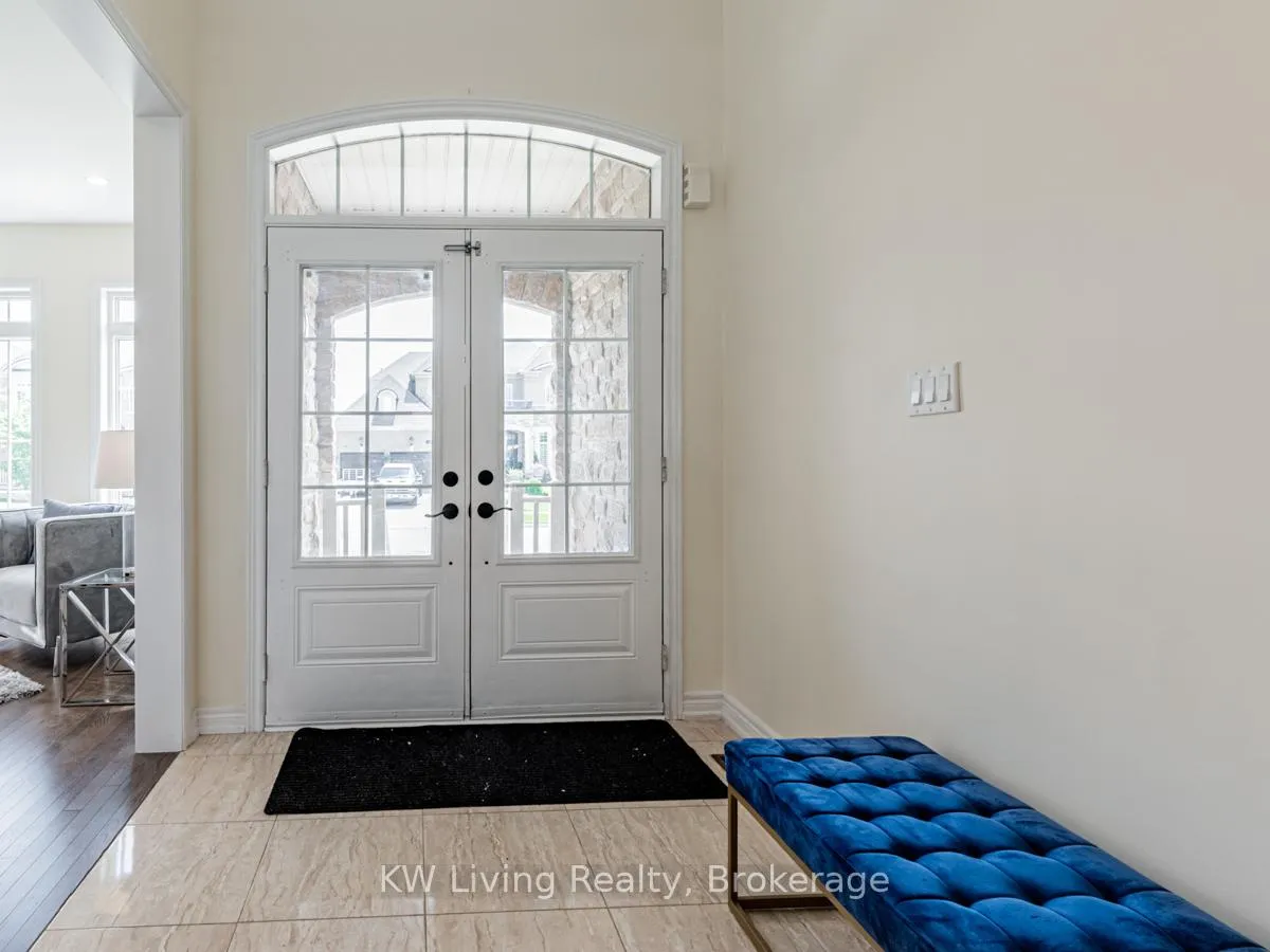 Photo 4 of 127 Copeland Crescent, Innisfil, Cookstown — HOMEH