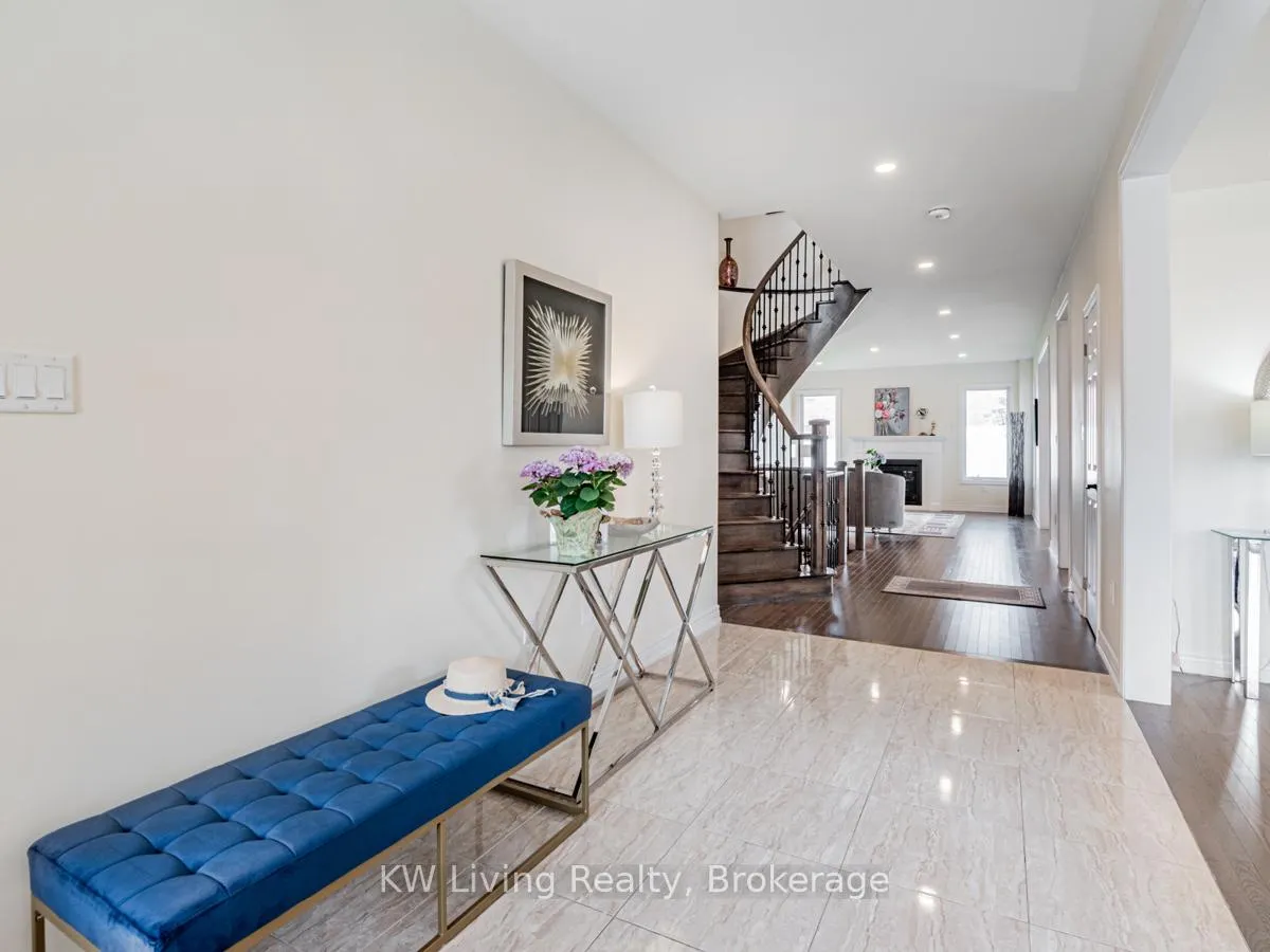 Photo 5 of 127 Copeland Crescent, Innisfil, Cookstown — HOMEH