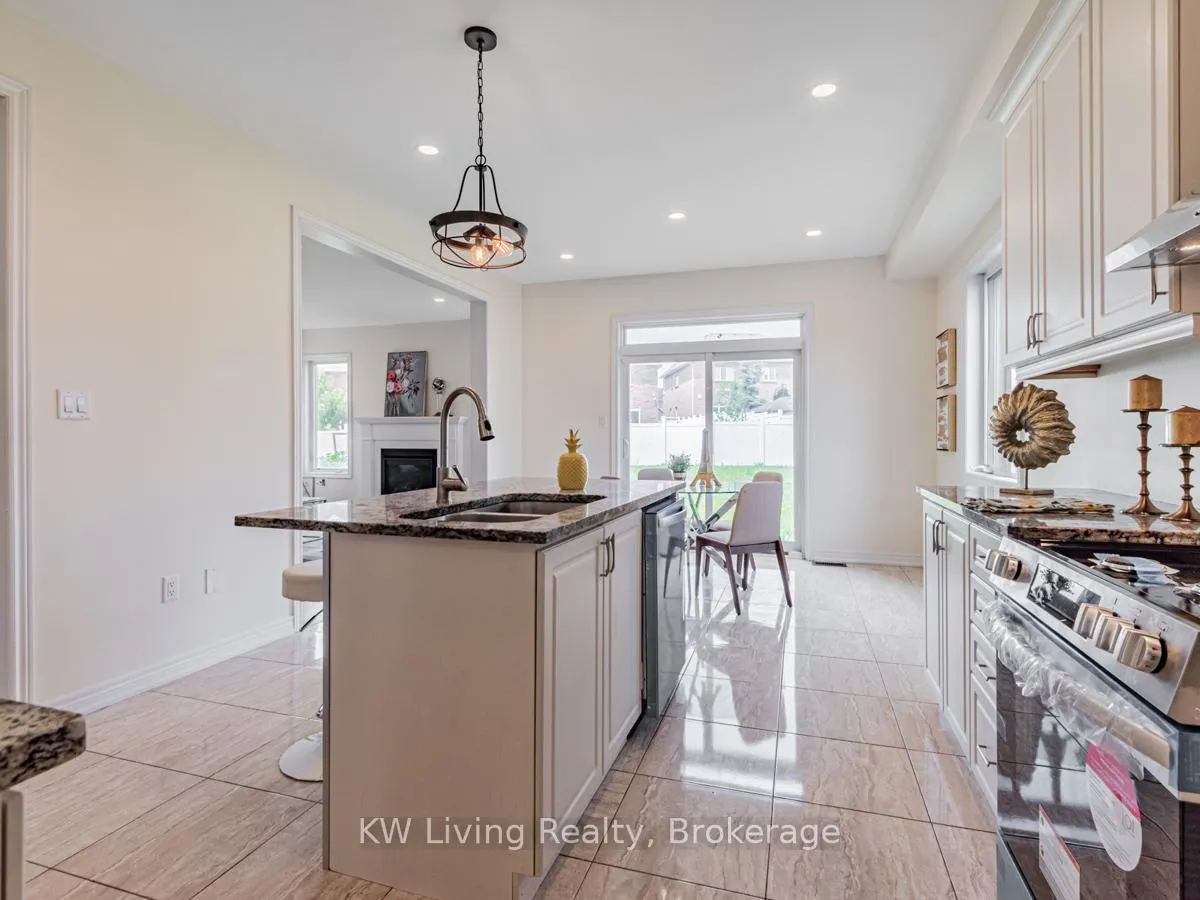 Photo 13 of 127 Copeland Crescent, Innisfil, Cookstown — HOMEH