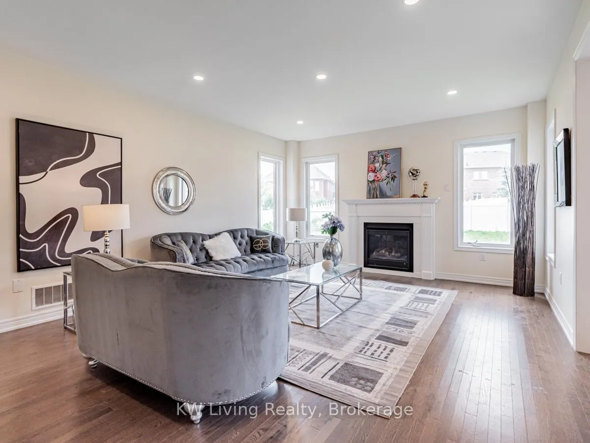 Photo 16 of 127 Copeland Crescent, Innisfil, Cookstown — HOMEH