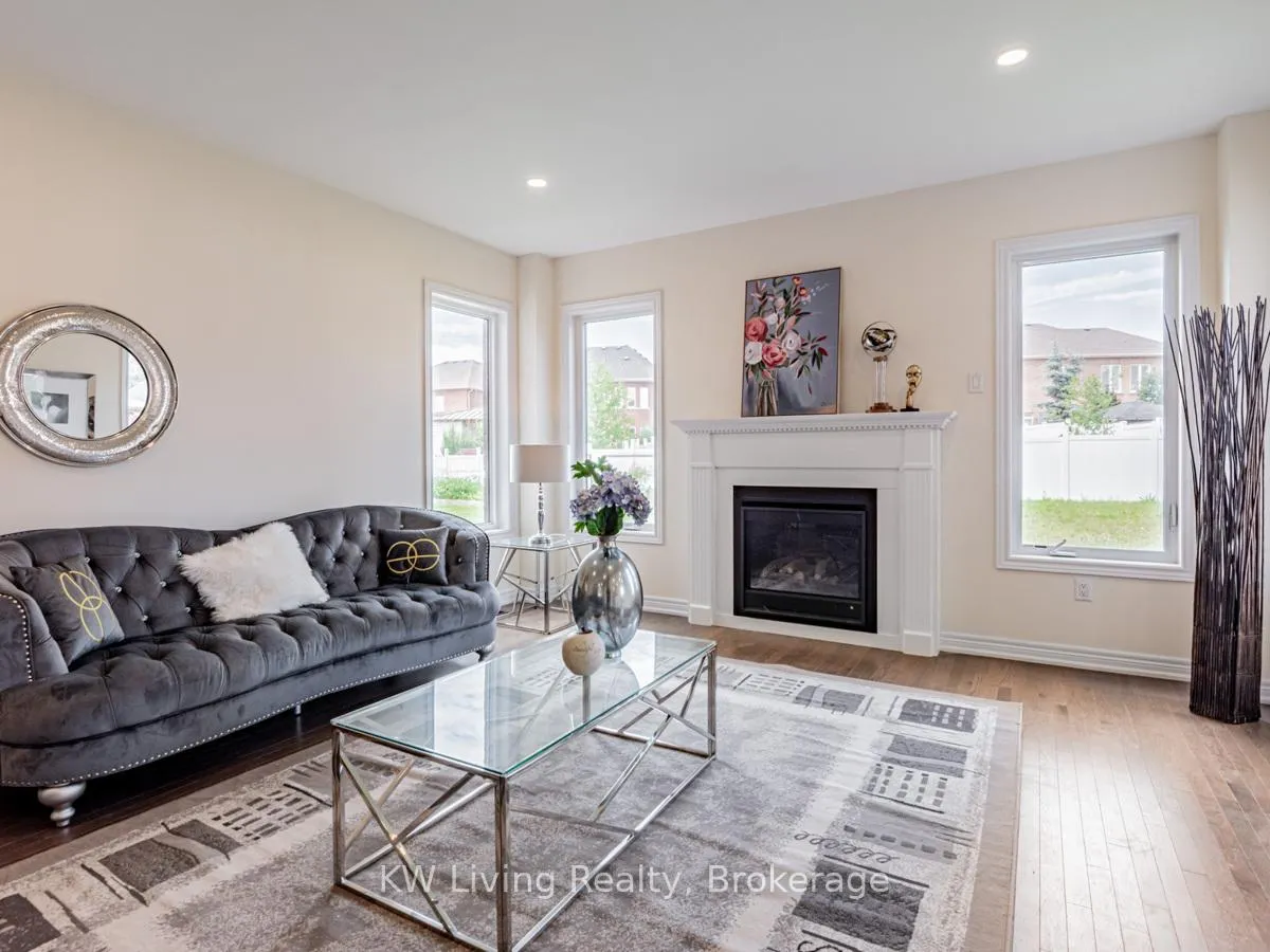 Photo 17 of 127 Copeland Crescent, Innisfil, Cookstown — HOMEH