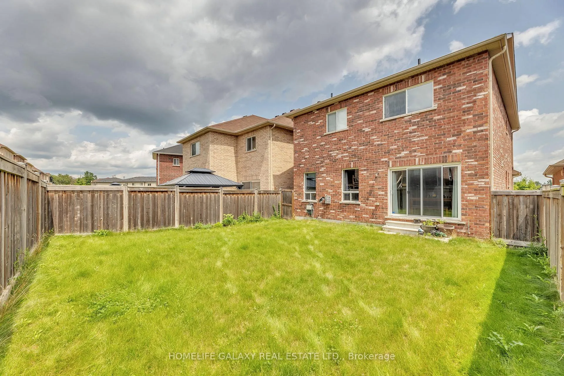Photo 3 of 2560 Standardbred Drive E, Oshawa, Windfields — HOMEH