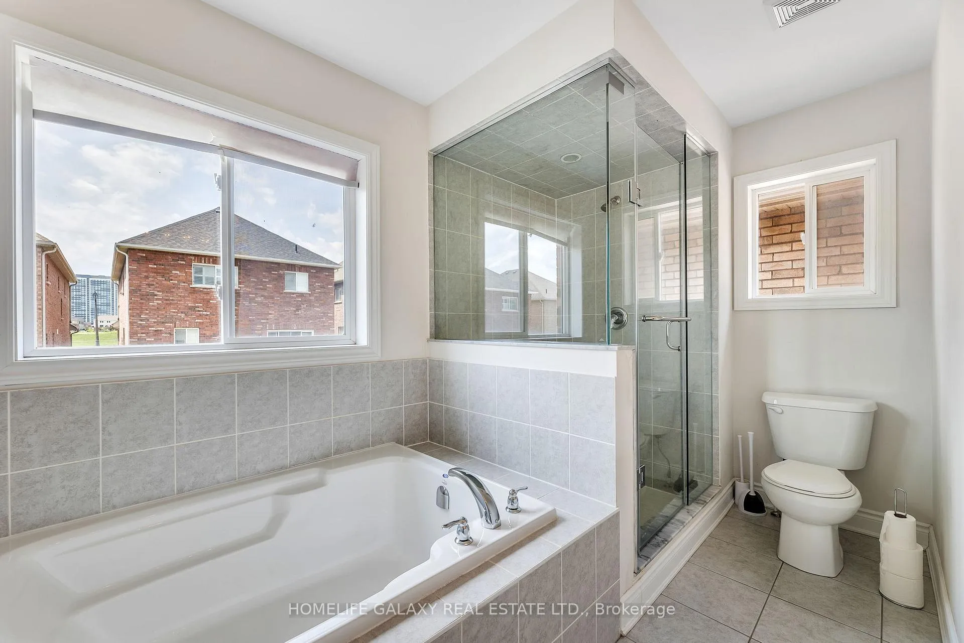 Photo 28 of 2560 Standardbred Drive E, Oshawa, Windfields — HOMEH