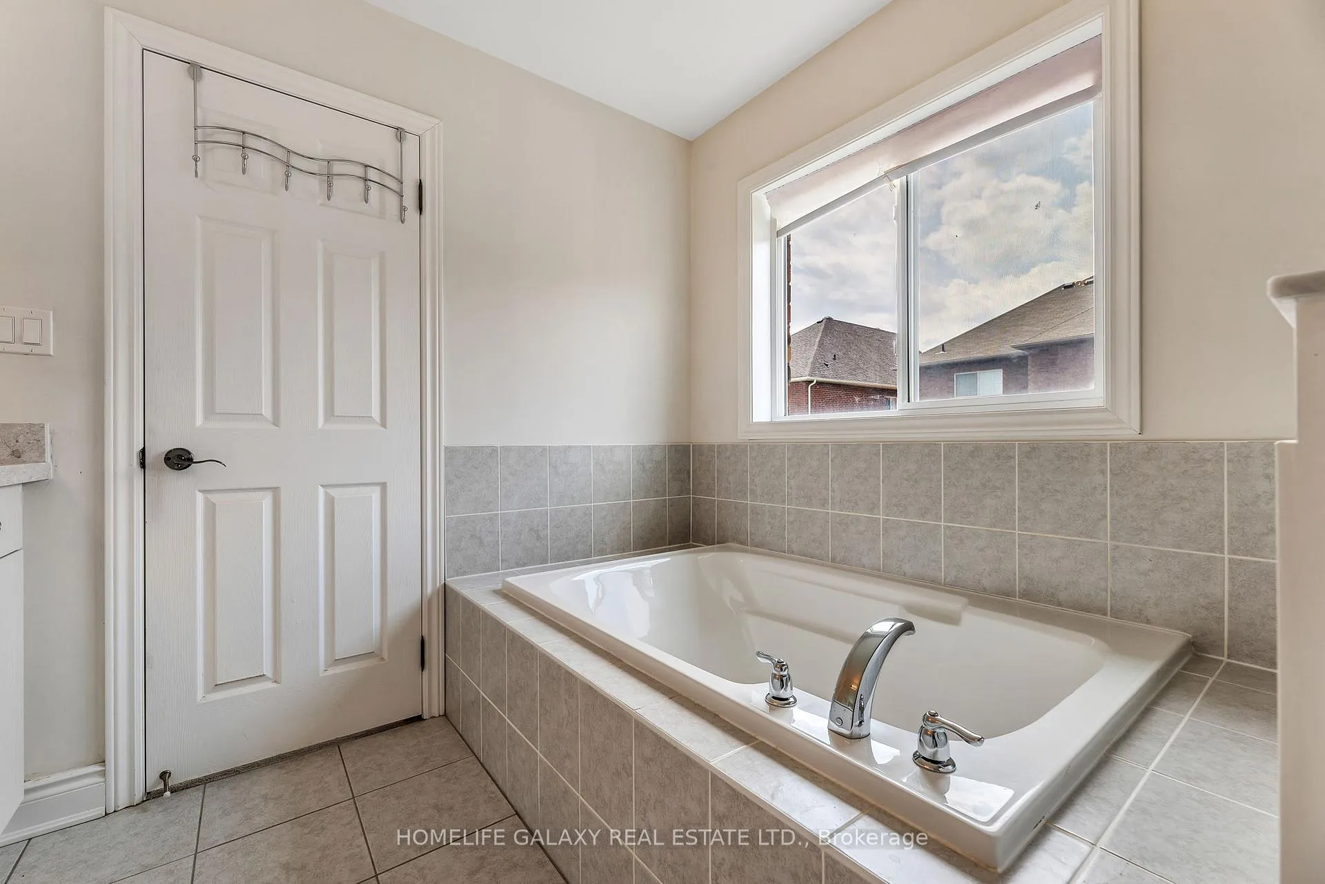 Photo 29 of 2560 Standardbred Drive E, Oshawa, Windfields — HOMEH