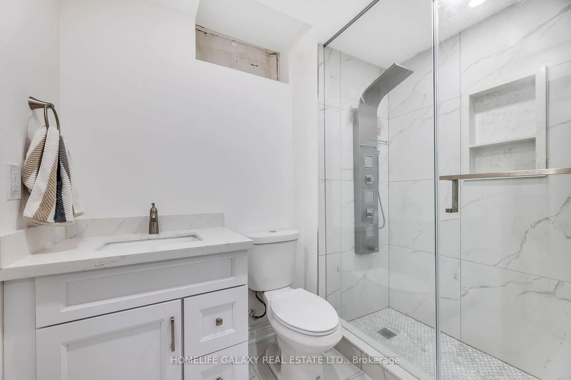 Photo 35 of 2560 Standardbred Drive E, Oshawa, Windfields — HOMEH