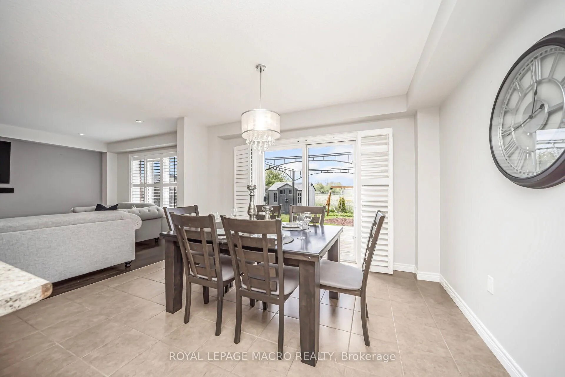 Photo 6 of 115 Pelech Crescent, Hamilton, Rural Glanbrook — HOMEH