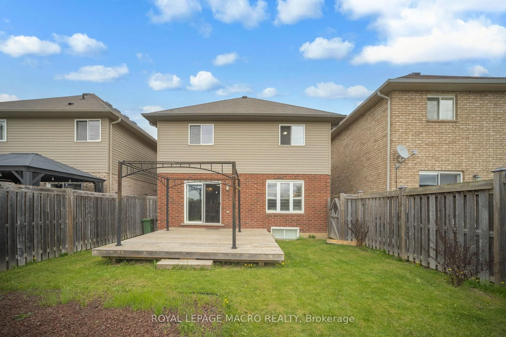 Photo 23 of 115 Pelech Crescent, Hamilton, Rural Glanbrook — HOMEH