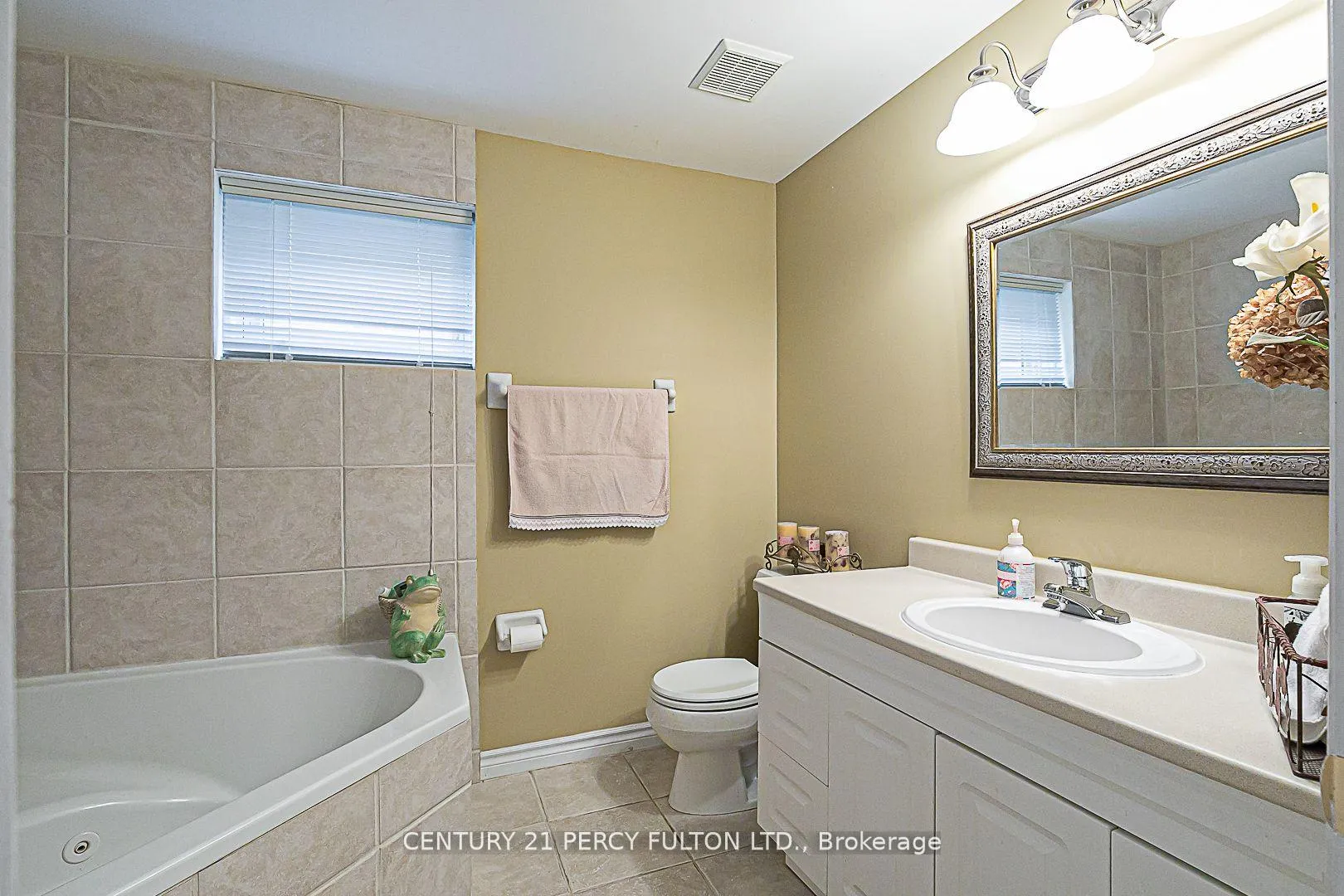 Photo 18 of 508 Stone Road, Aurora, Aurora Grove — HOMEH