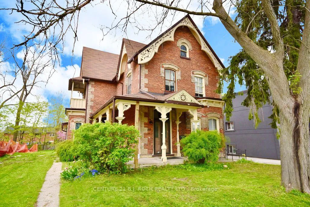 Front of 102 Peel Street
