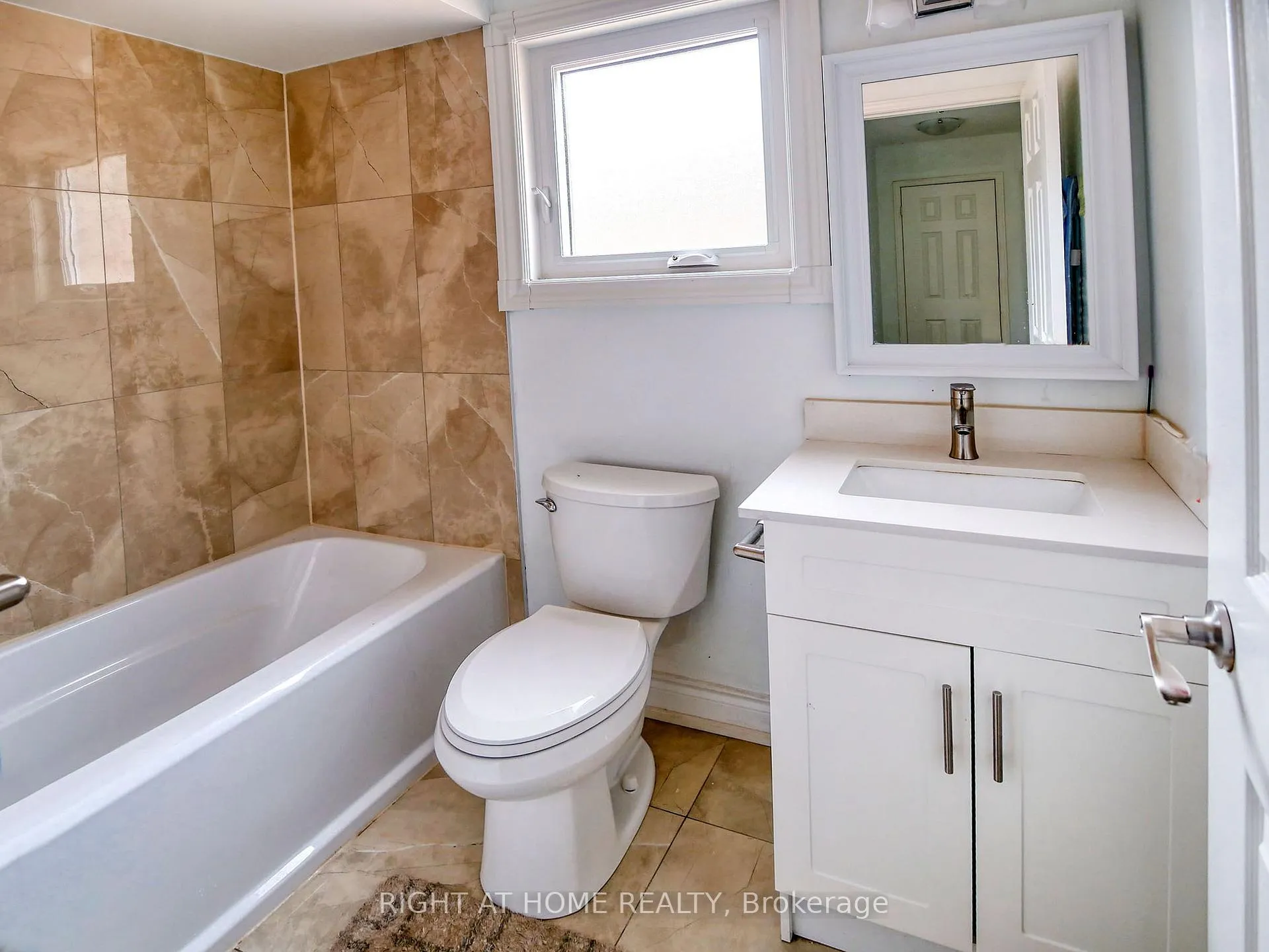 Photo 10 of 79 Fieldnest Crescent, Whitby, Rolling Acres — HOMEH