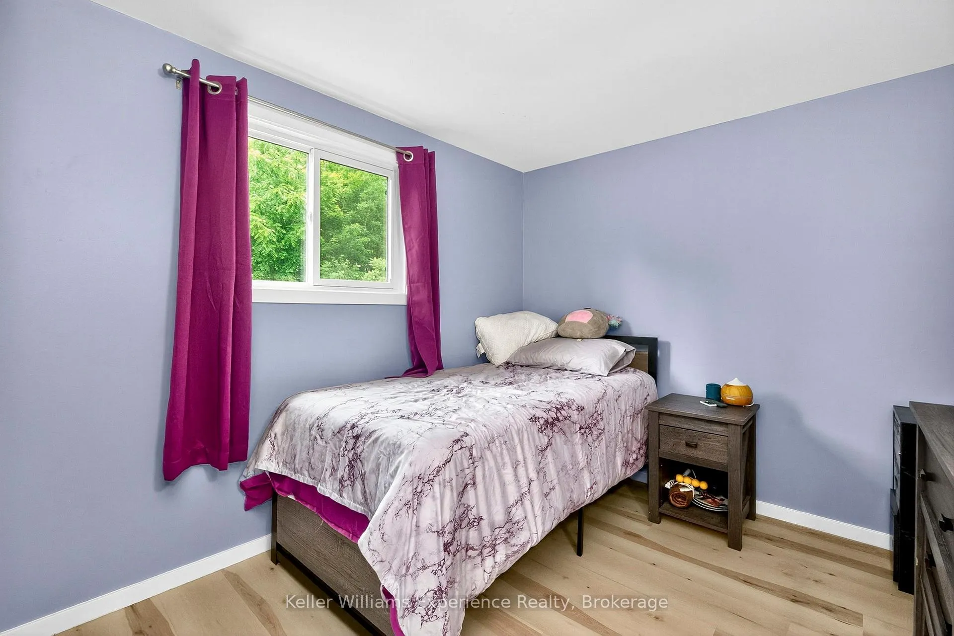 Photo 10 of 452 Broderick Street, Tay, Port McNicoll — HOMEH