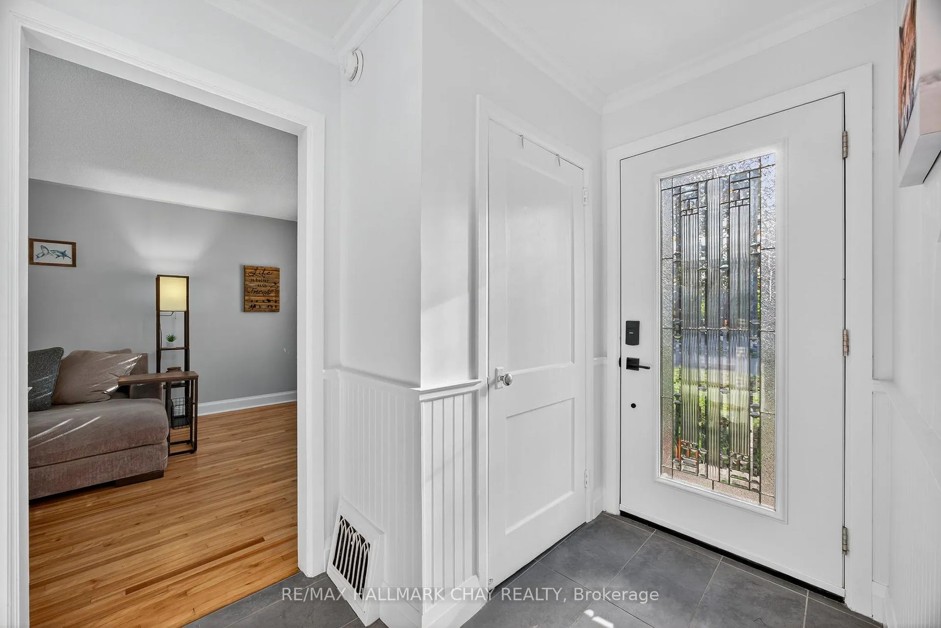 Photo 6 of 107 Peel Street, Barrie, Wellington — HOMEH