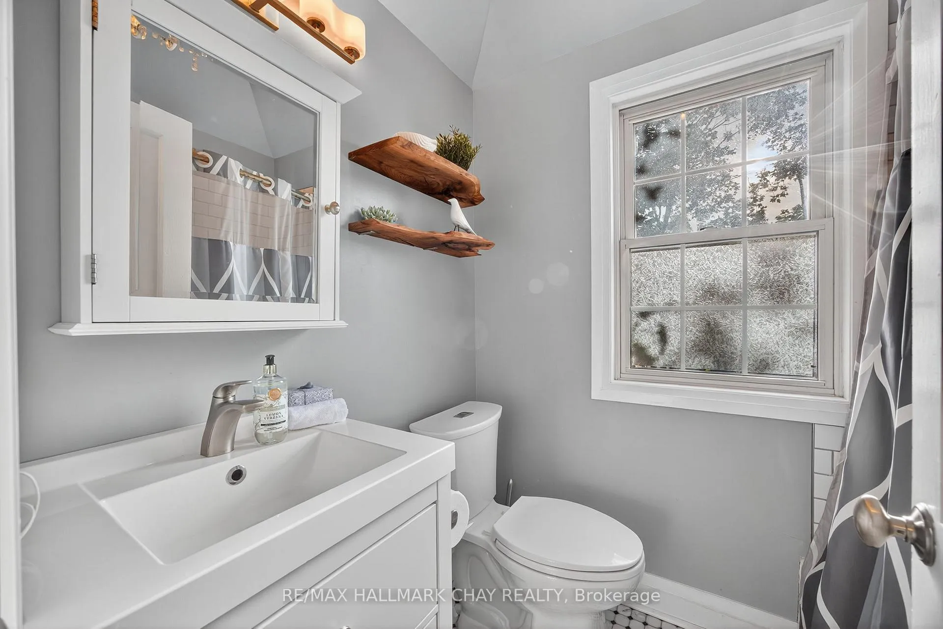 Photo 28 of 107 Peel Street, Barrie, Wellington — HOMEH