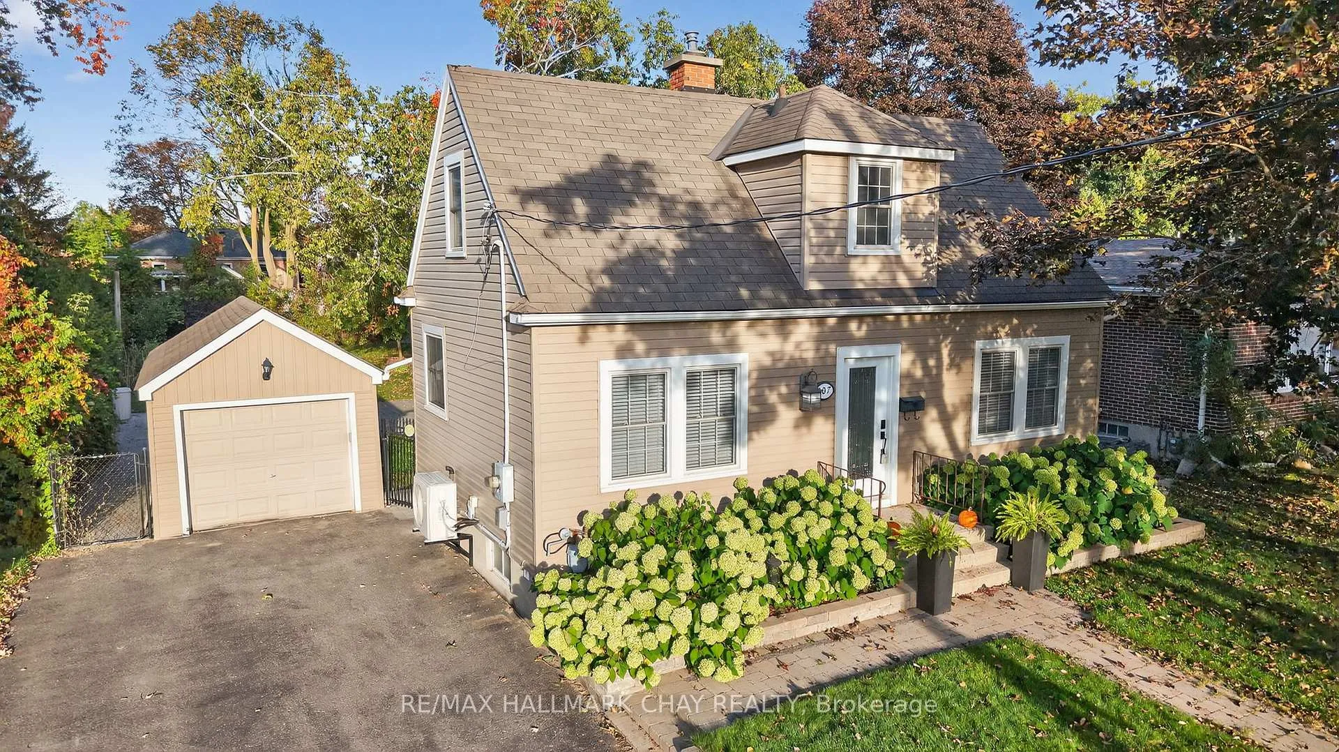 Photo 46 of 107 Peel Street, Barrie, Wellington — HOMEH