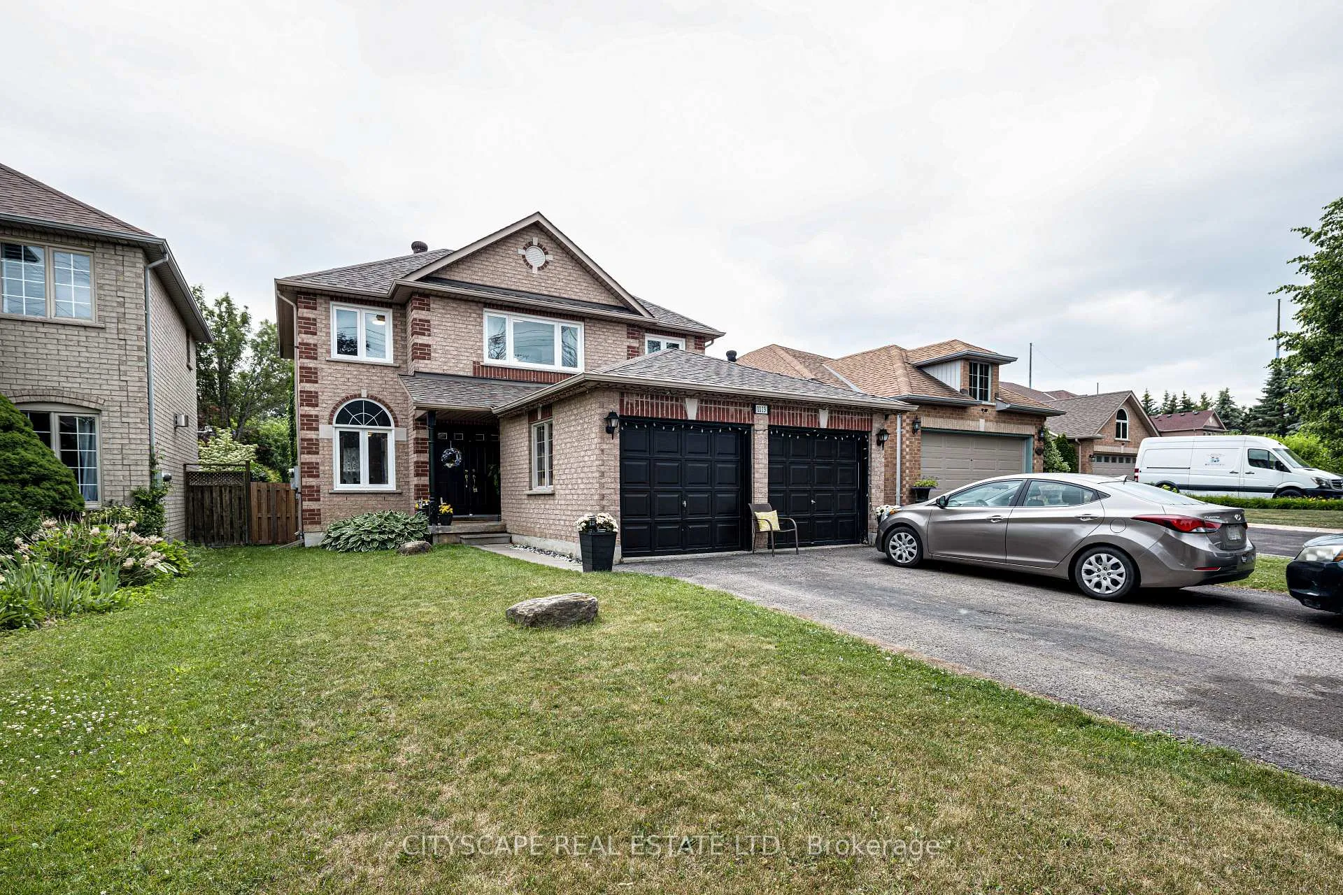 Photo 2 of 1113 Gossamer Drive, Pickering, Liverpool — HOMEH