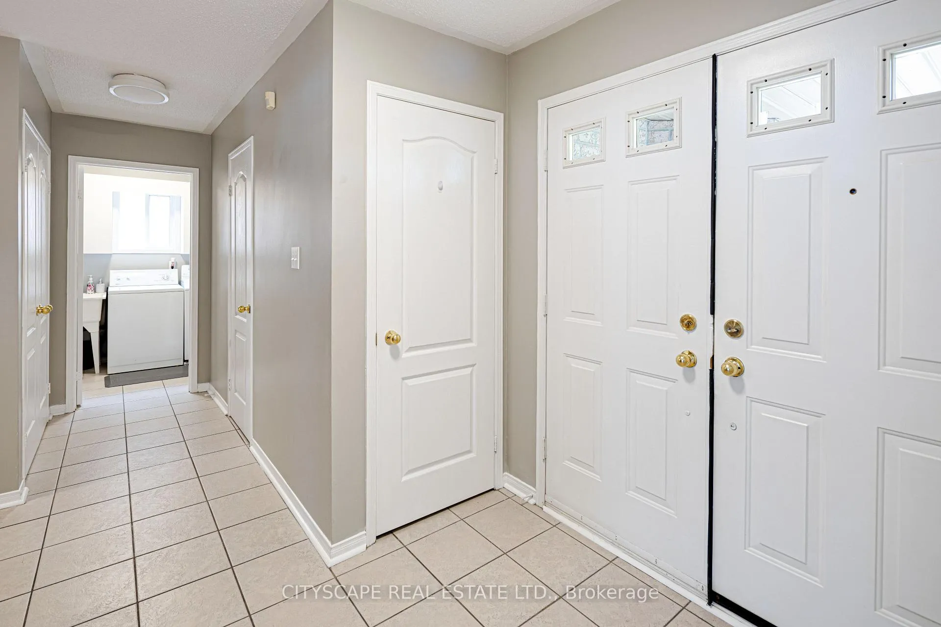Photo 7 of 1113 Gossamer Drive, Pickering, Liverpool — HOMEH