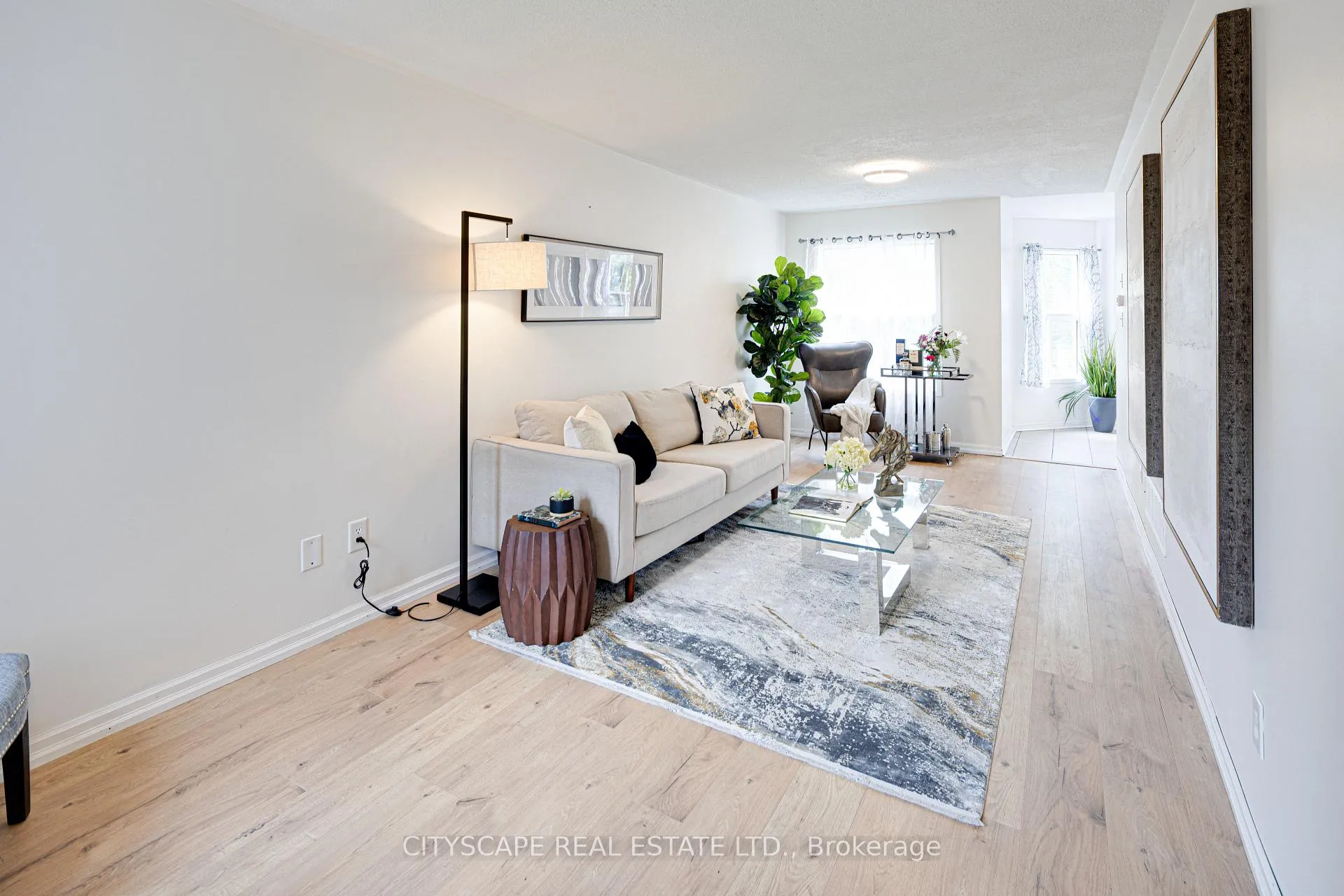 Photo 8 of 1113 Gossamer Drive, Pickering, Liverpool — HOMEH