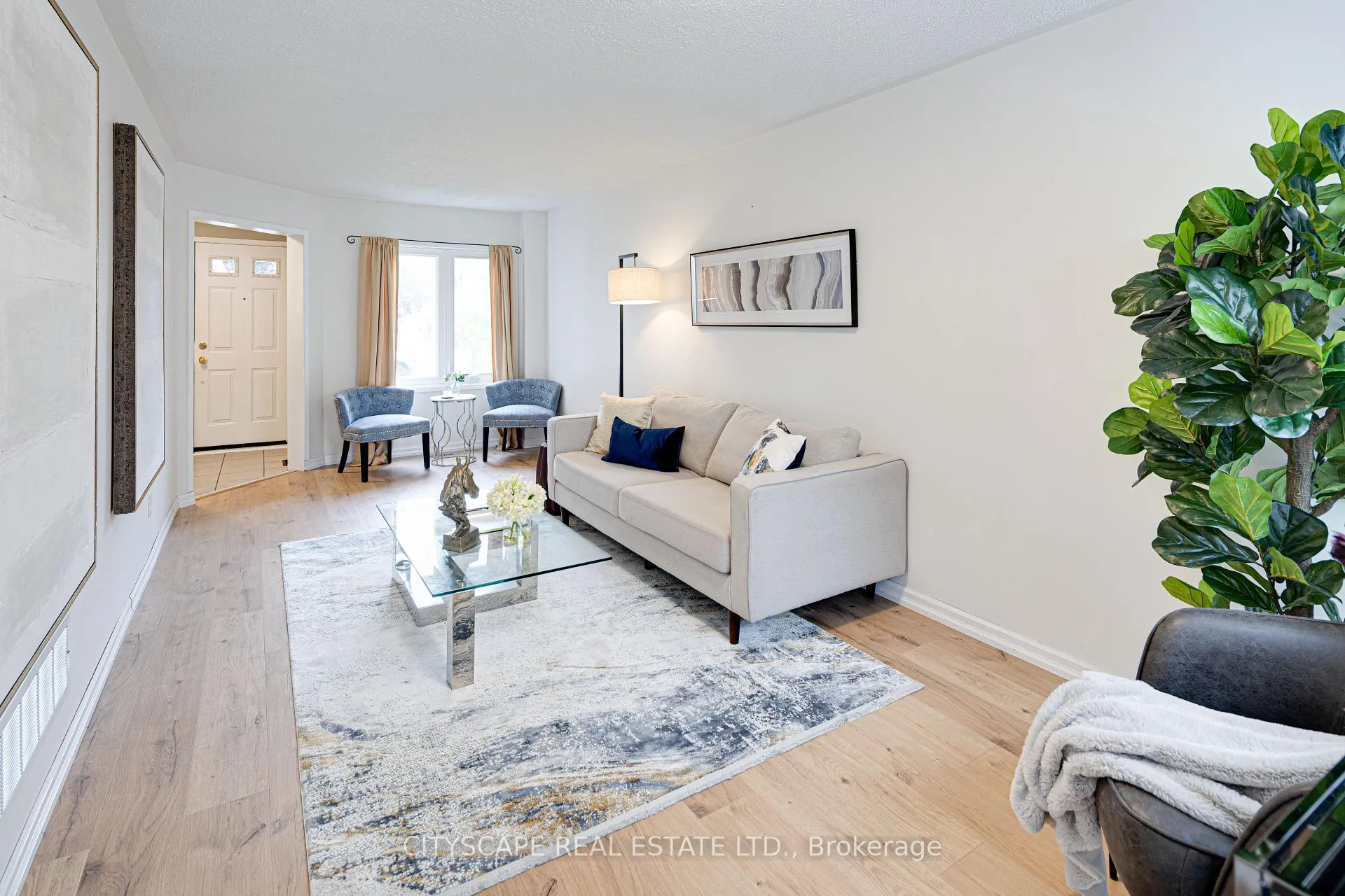 Photo 9 of 1113 Gossamer Drive, Pickering, Liverpool — HOMEH
