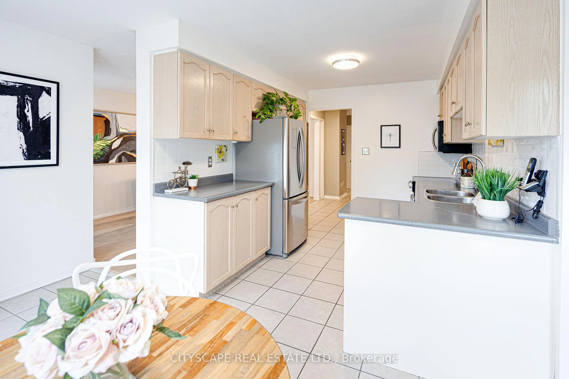 Photo 14 of 1113 Gossamer Drive, Pickering, Liverpool — HOMEH
