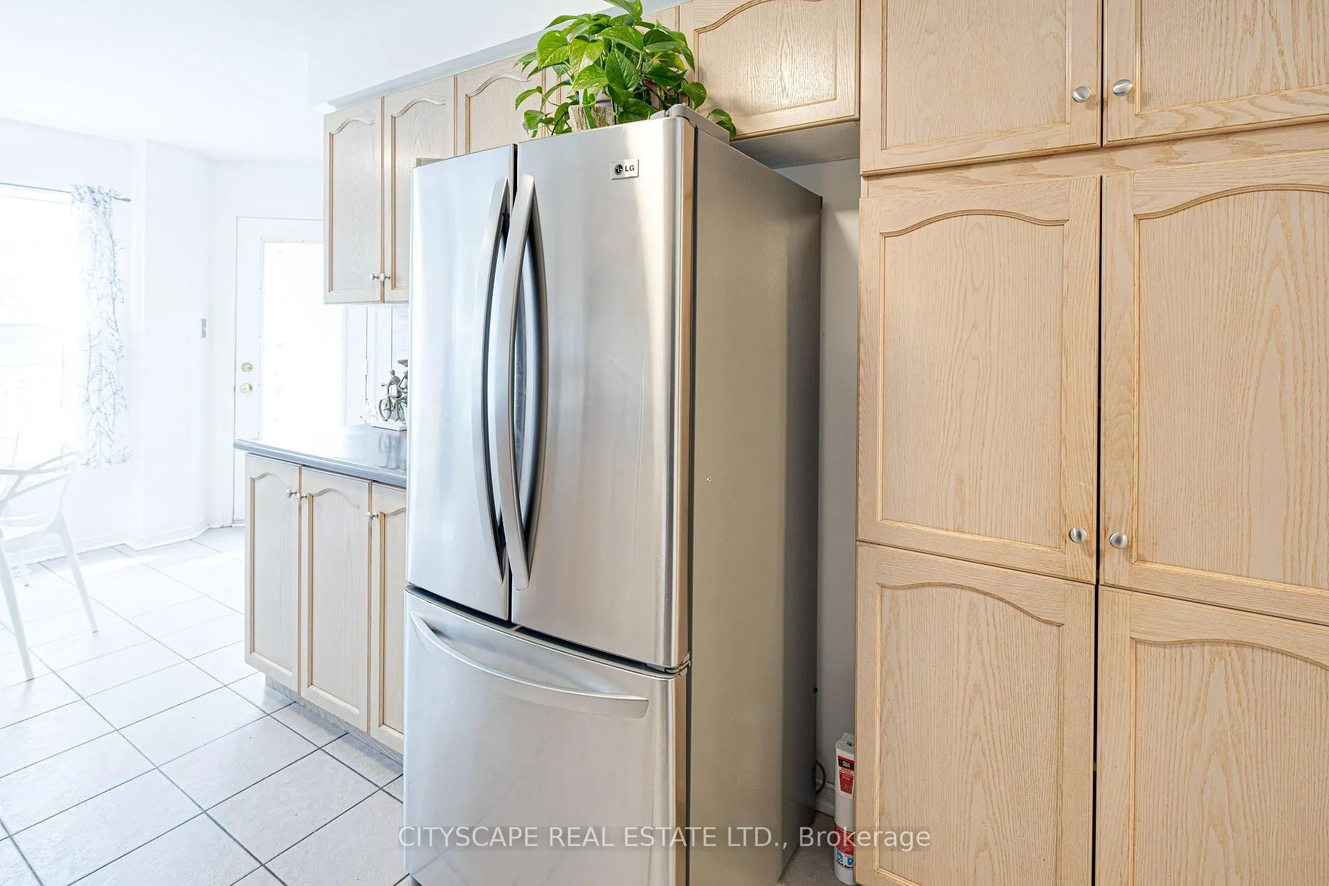 Photo 17 of 1113 Gossamer Drive, Pickering, Liverpool — HOMEH