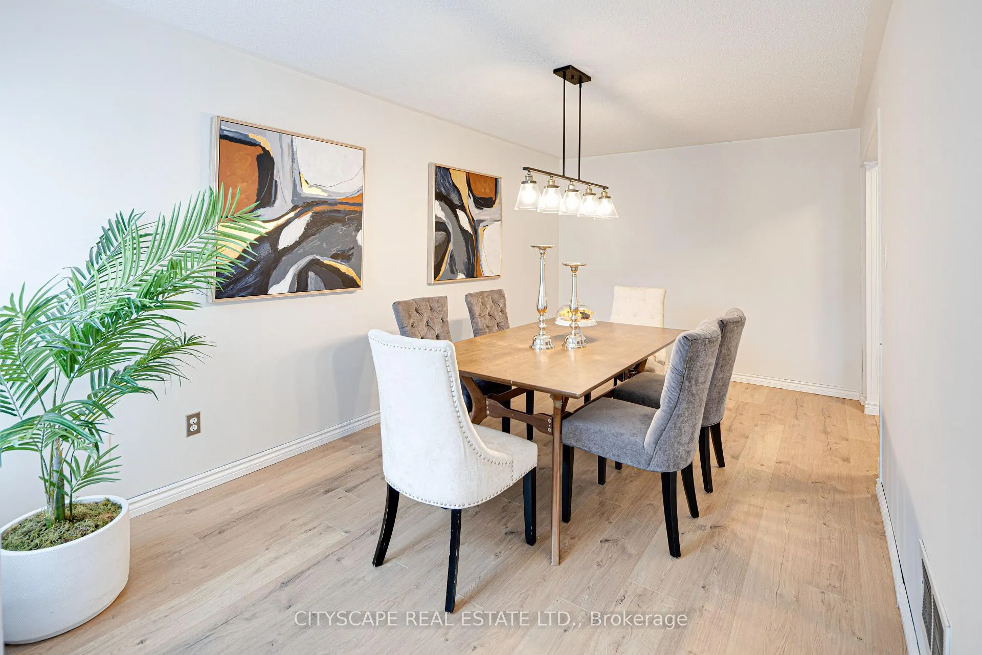 Photo 18 of 1113 Gossamer Drive, Pickering, Liverpool — HOMEH