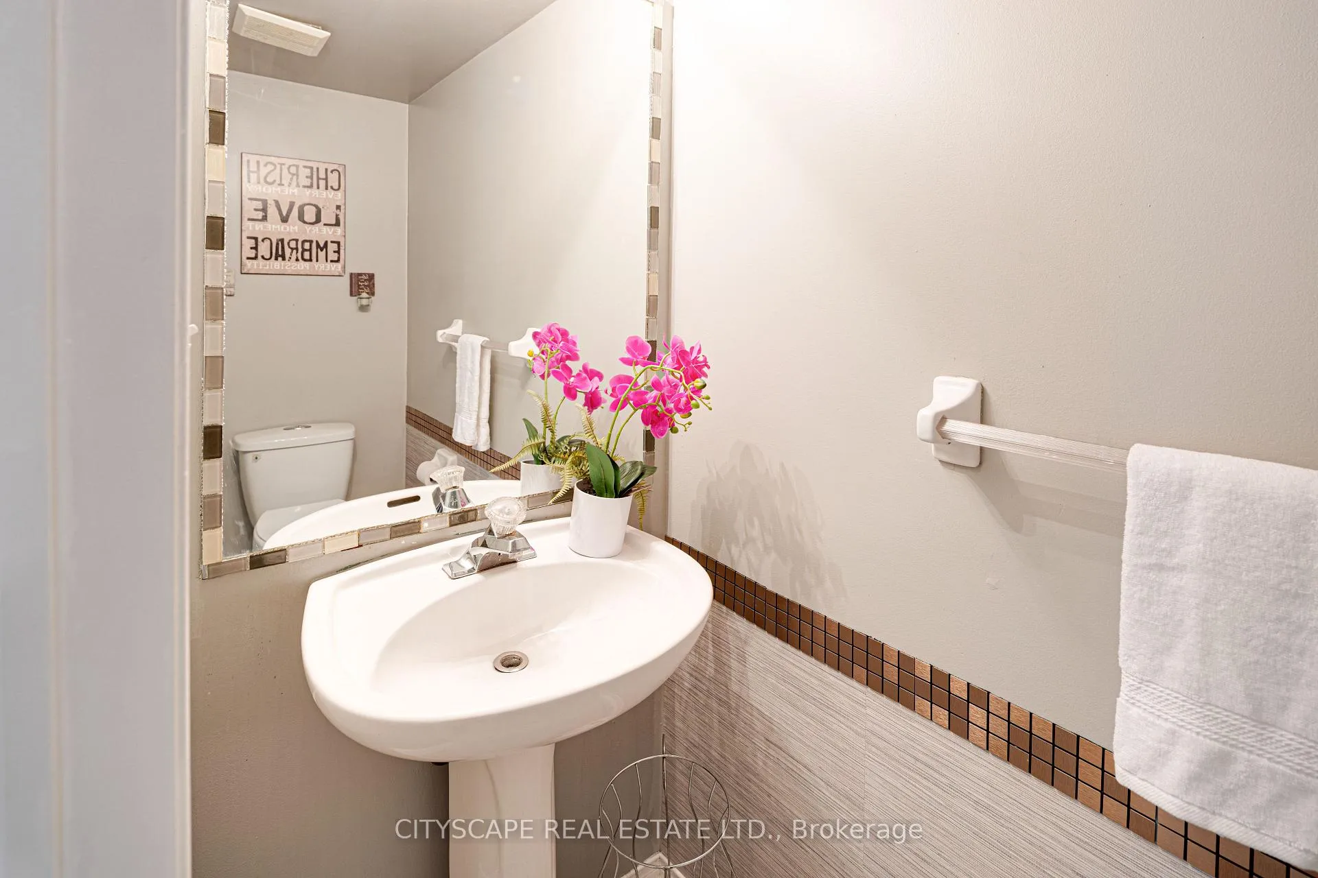 Photo 22 of 1113 Gossamer Drive, Pickering, Liverpool — HOMEH