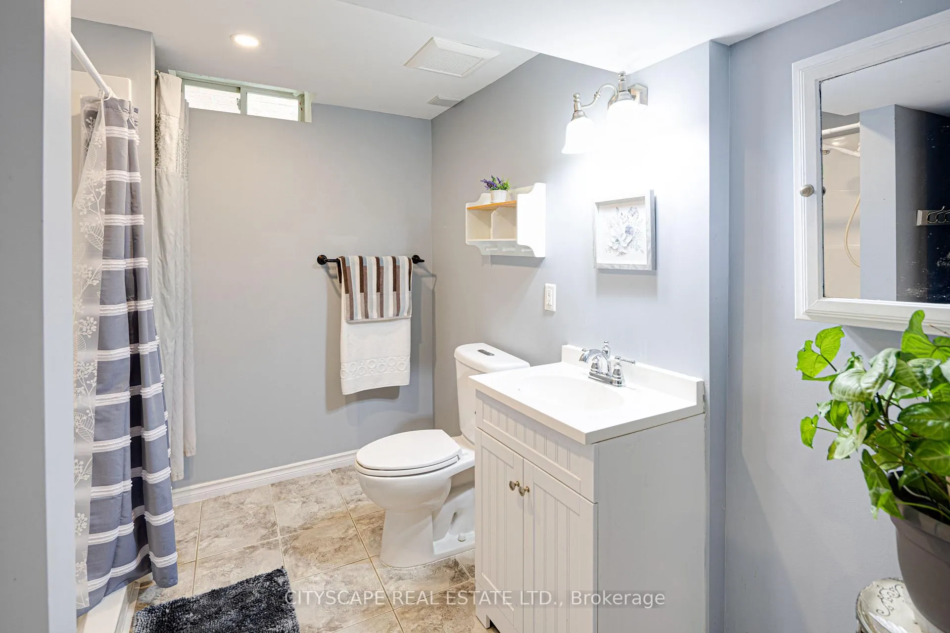 Photo 39 of 1113 Gossamer Drive, Pickering, Liverpool — HOMEH