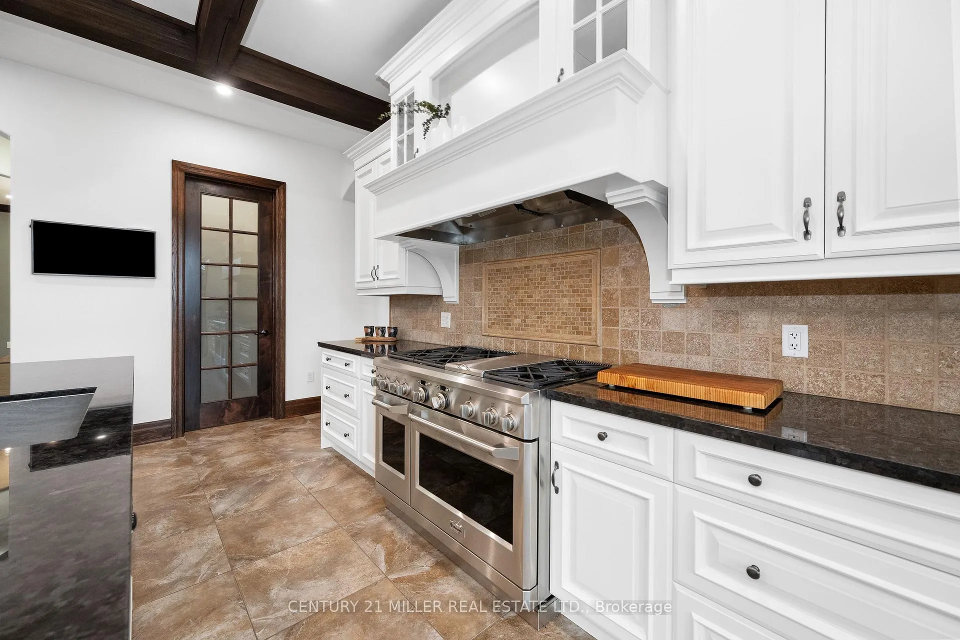 Photo 10 of 1173 Powerline Road E, Hamilton, Rural Ancaster — HOMEH