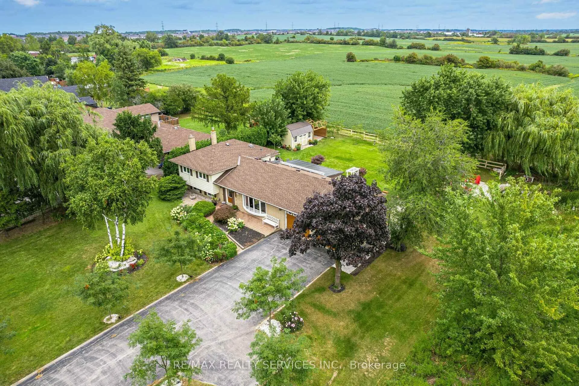 Photo 3 of 457 Trinity Church Road, Hamilton, Rural Glanbrook — HOMEH