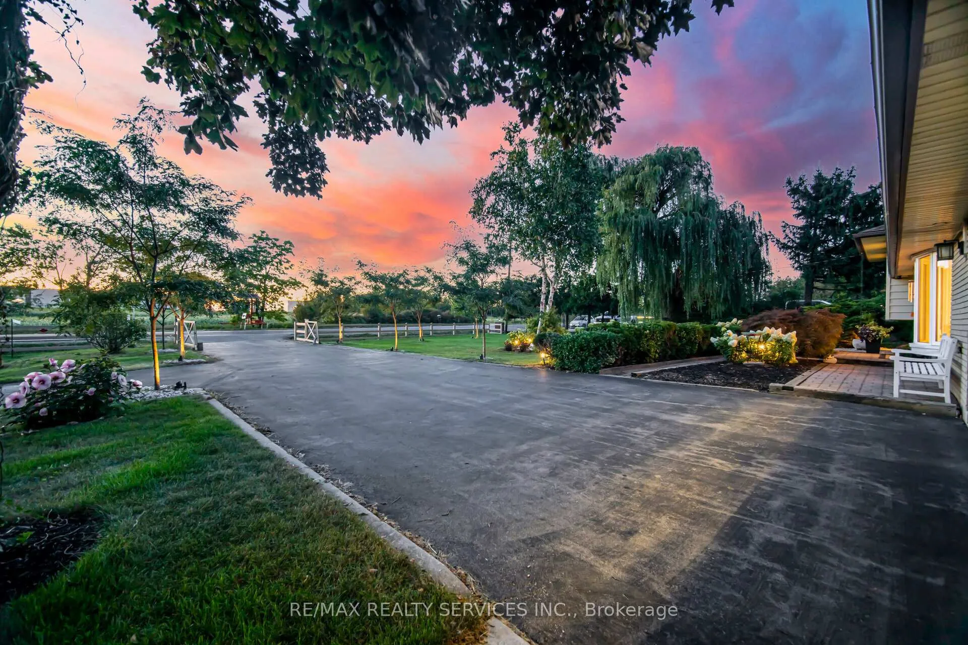 Photo 8 of 457 Trinity Church Road, Hamilton, Rural Glanbrook — HOMEH