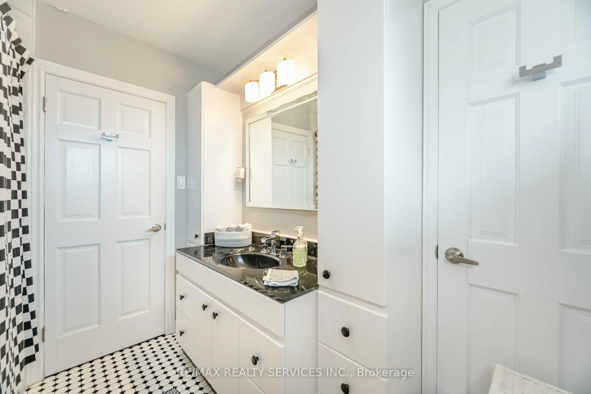Photo 33 of 457 Trinity Church Road, Hamilton, Rural Glanbrook — HOMEH
