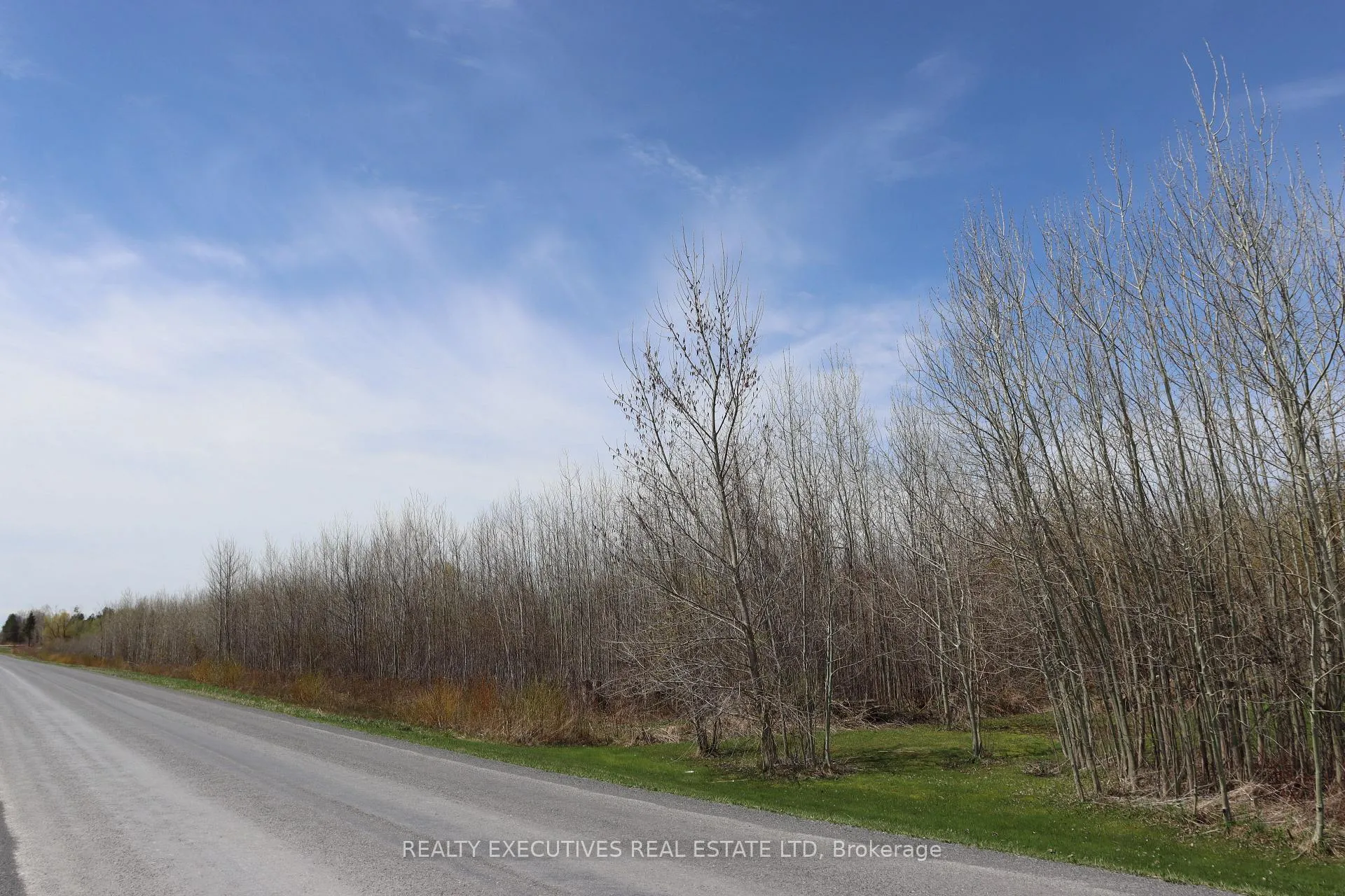 Photo 7 of 15905 Concession 2-3 Road, North Stormont, North Stormont (Finch) Twp — HOMEH