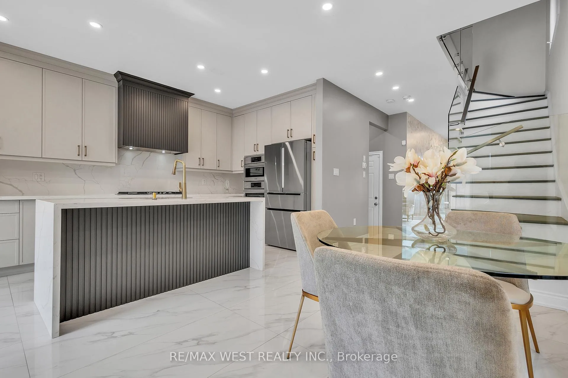 Photo 5 of 61 Zenith Avenue, Vaughan, Kleinburg — HOMEH