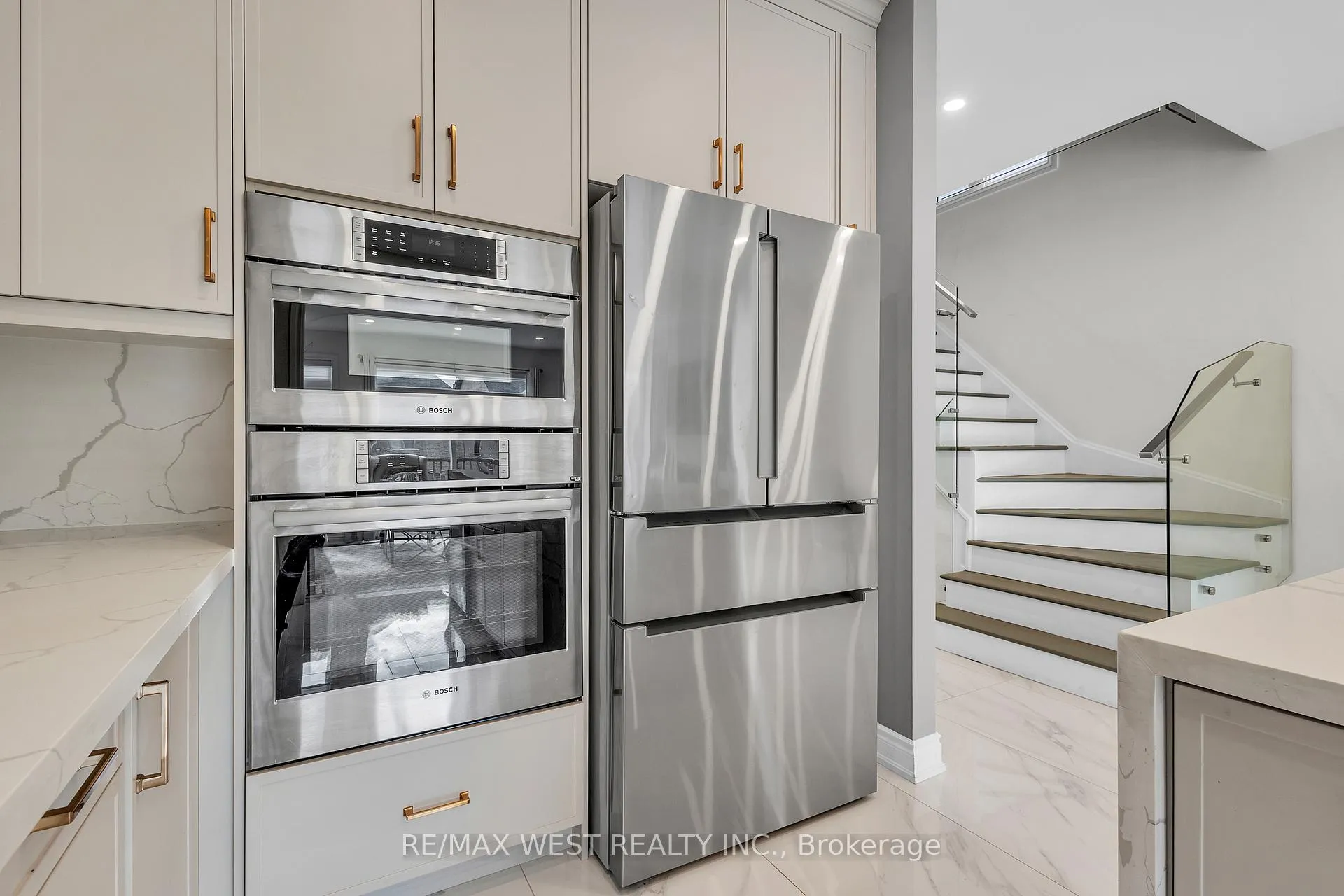 Photo 15 of 61 Zenith Avenue, Vaughan, Kleinburg — HOMEH