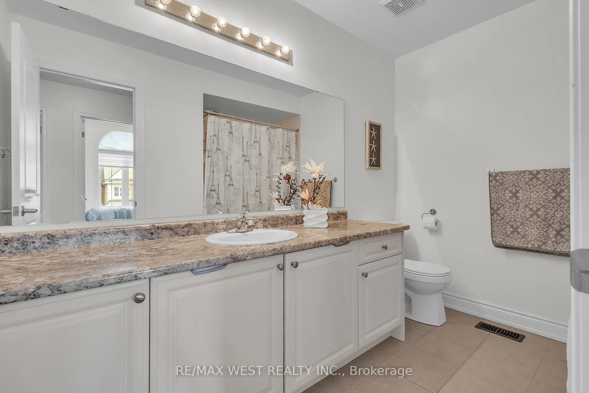 Photo 23 of 61 Zenith Avenue, Vaughan, Kleinburg — HOMEH