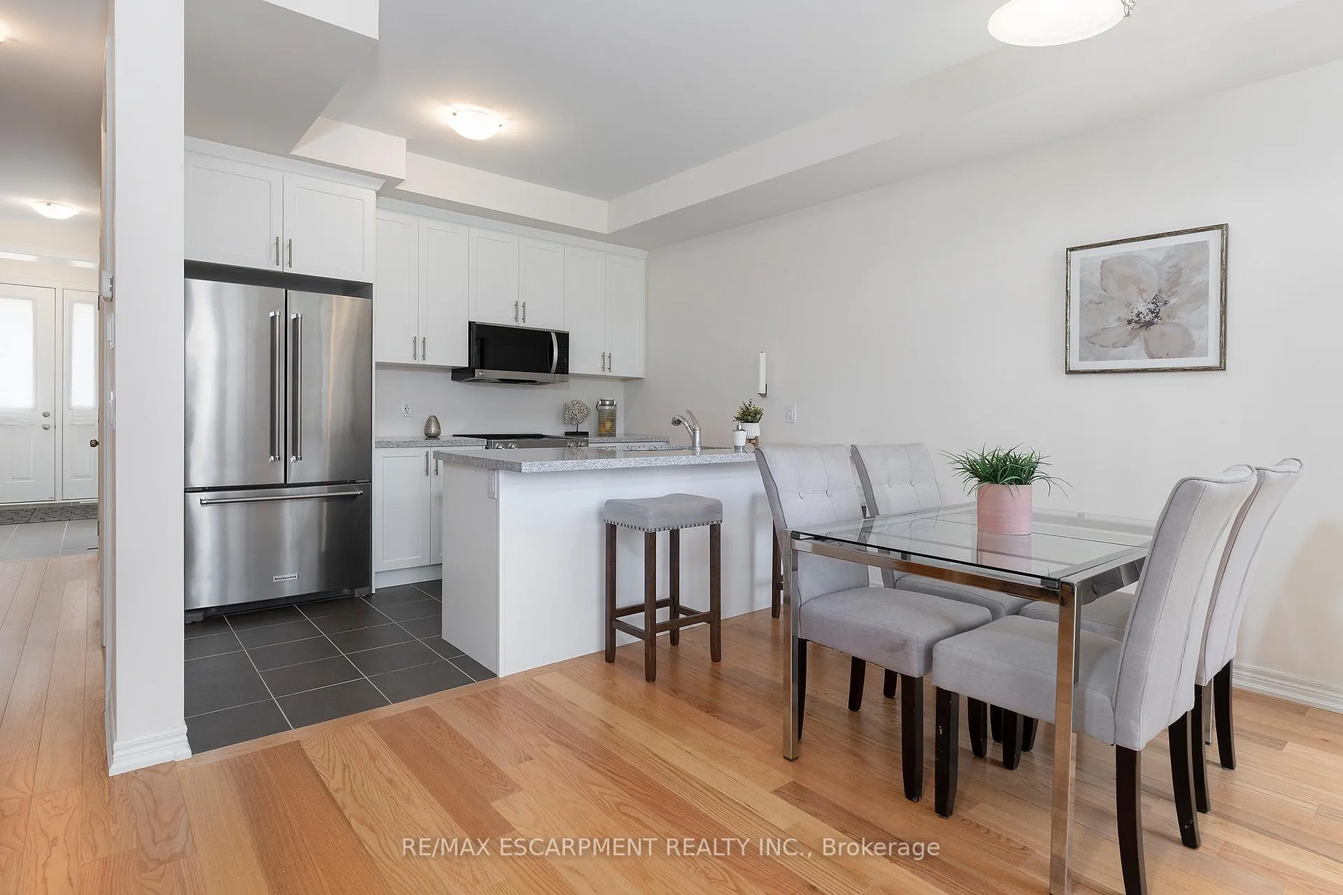 Photo 3 of 333 Raymond Road, Hamilton, Ancaster — HOMEH