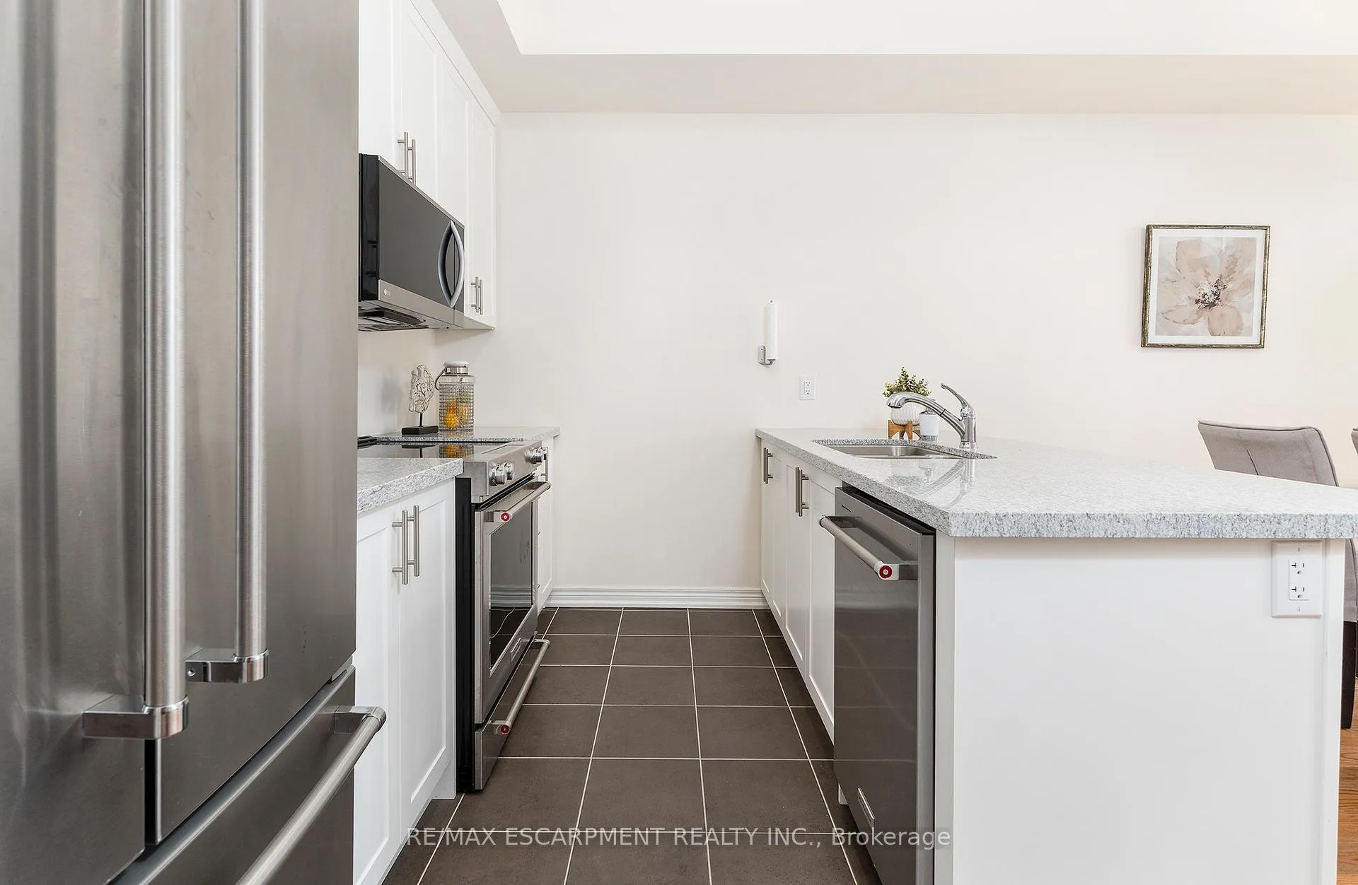 Photo 6 of 333 Raymond Road, Hamilton, Ancaster — HOMEH