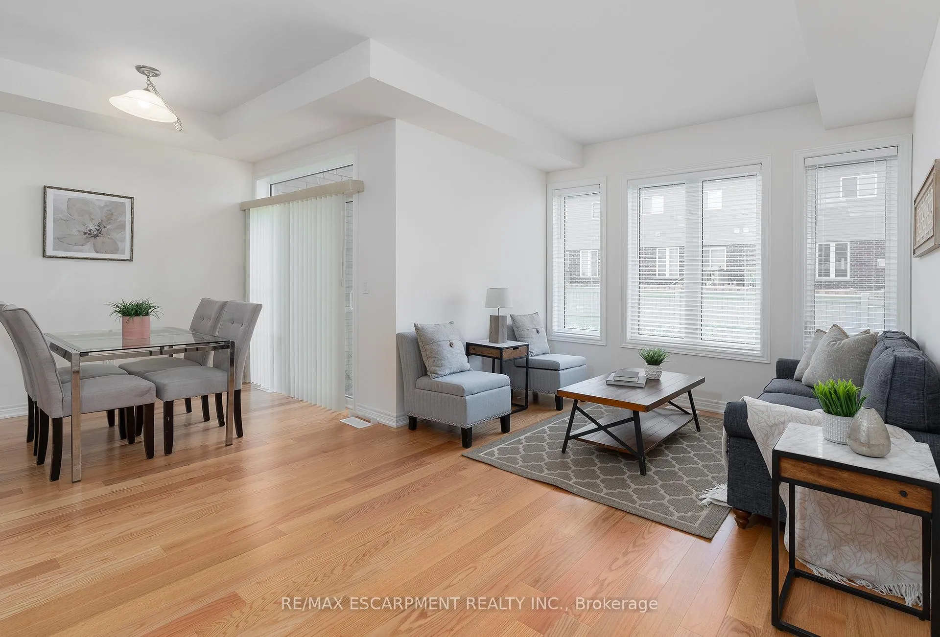 Photo 7 of 333 Raymond Road, Hamilton, Ancaster — HOMEH