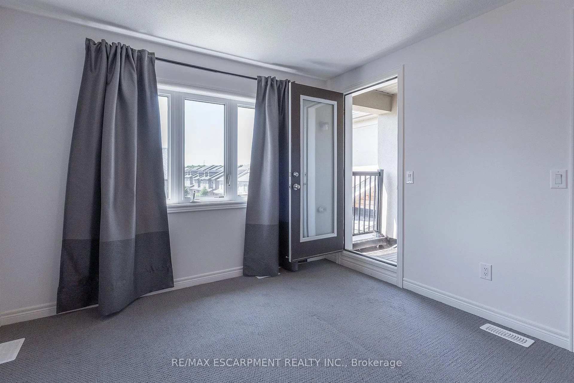 Photo 16 of 333 Raymond Road, Hamilton, Ancaster — HOMEH